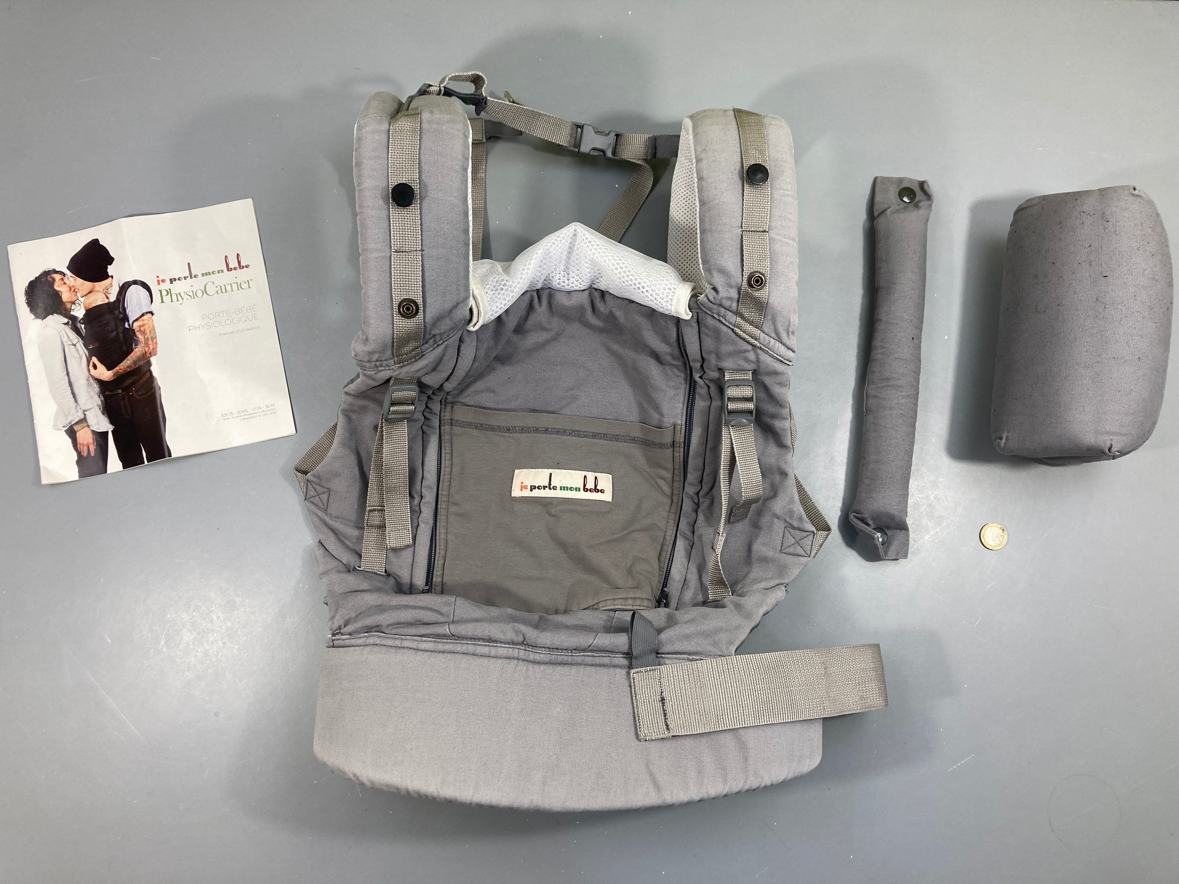 Porte-bébé physiocarrier gris je porte mon bébé + sangle tête et rehausseur, sangle légèrement auréolée