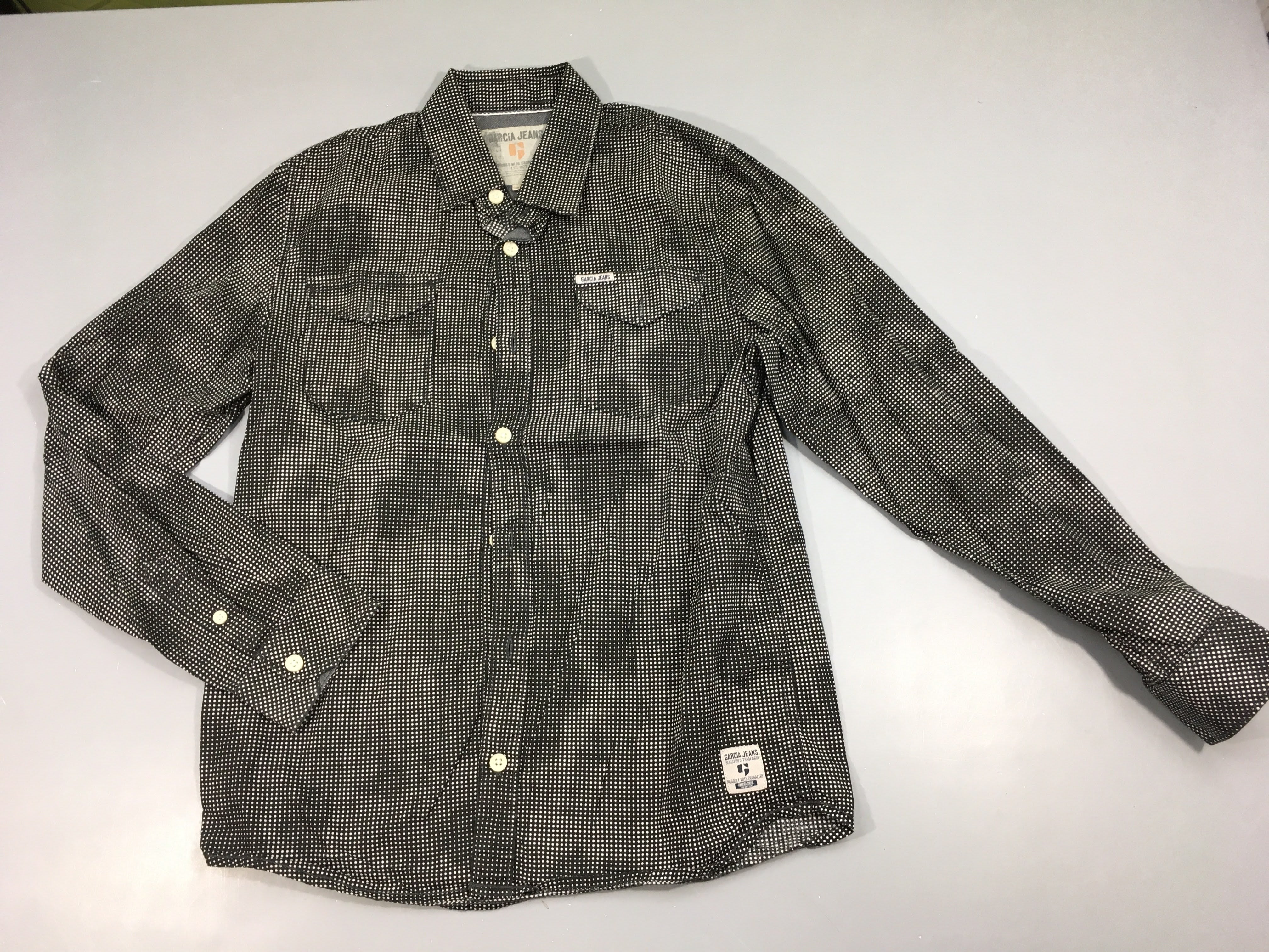 Chemise m.l noire pois