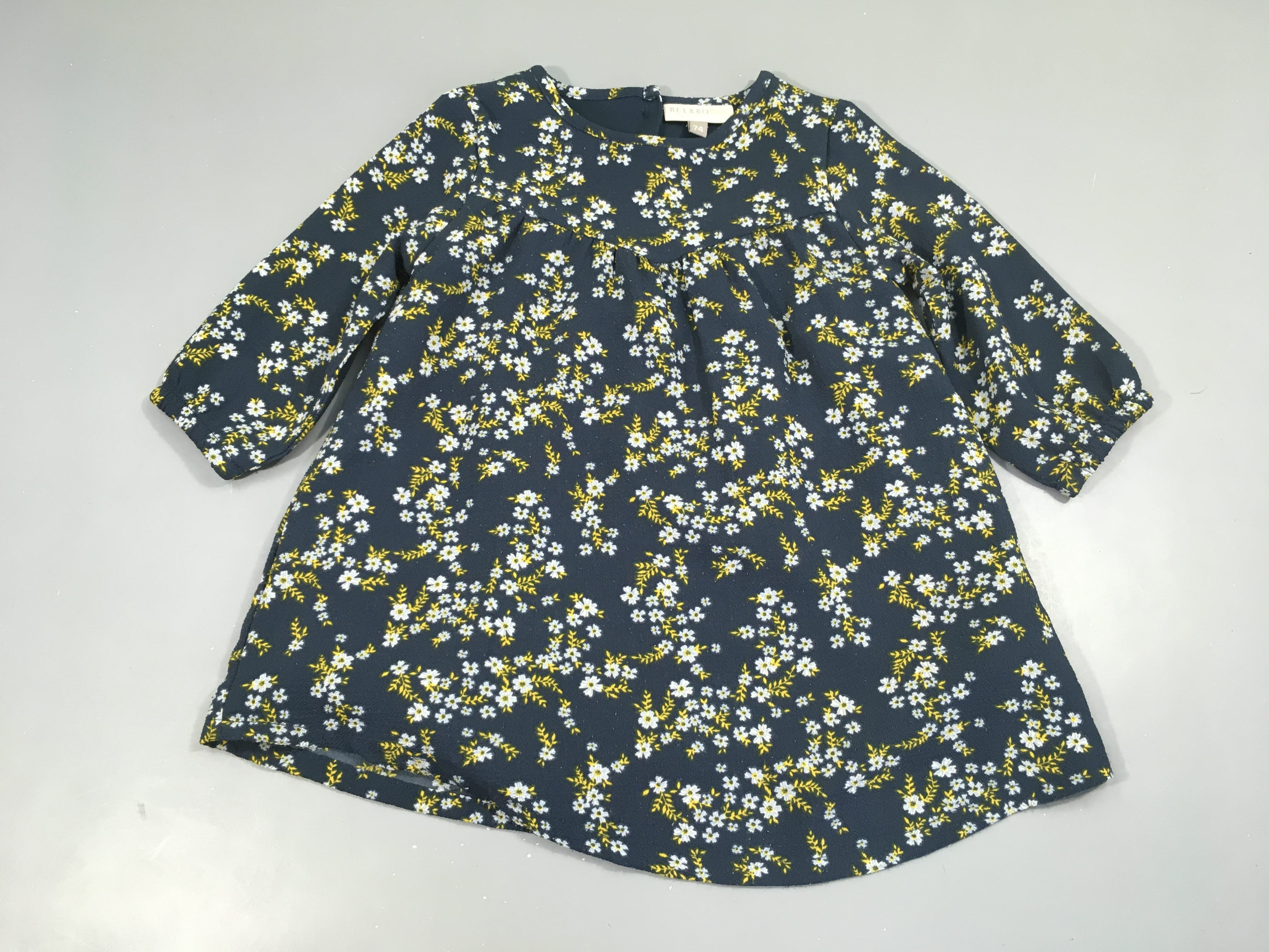 Robe m.l mousseline bleu foncé fleurs