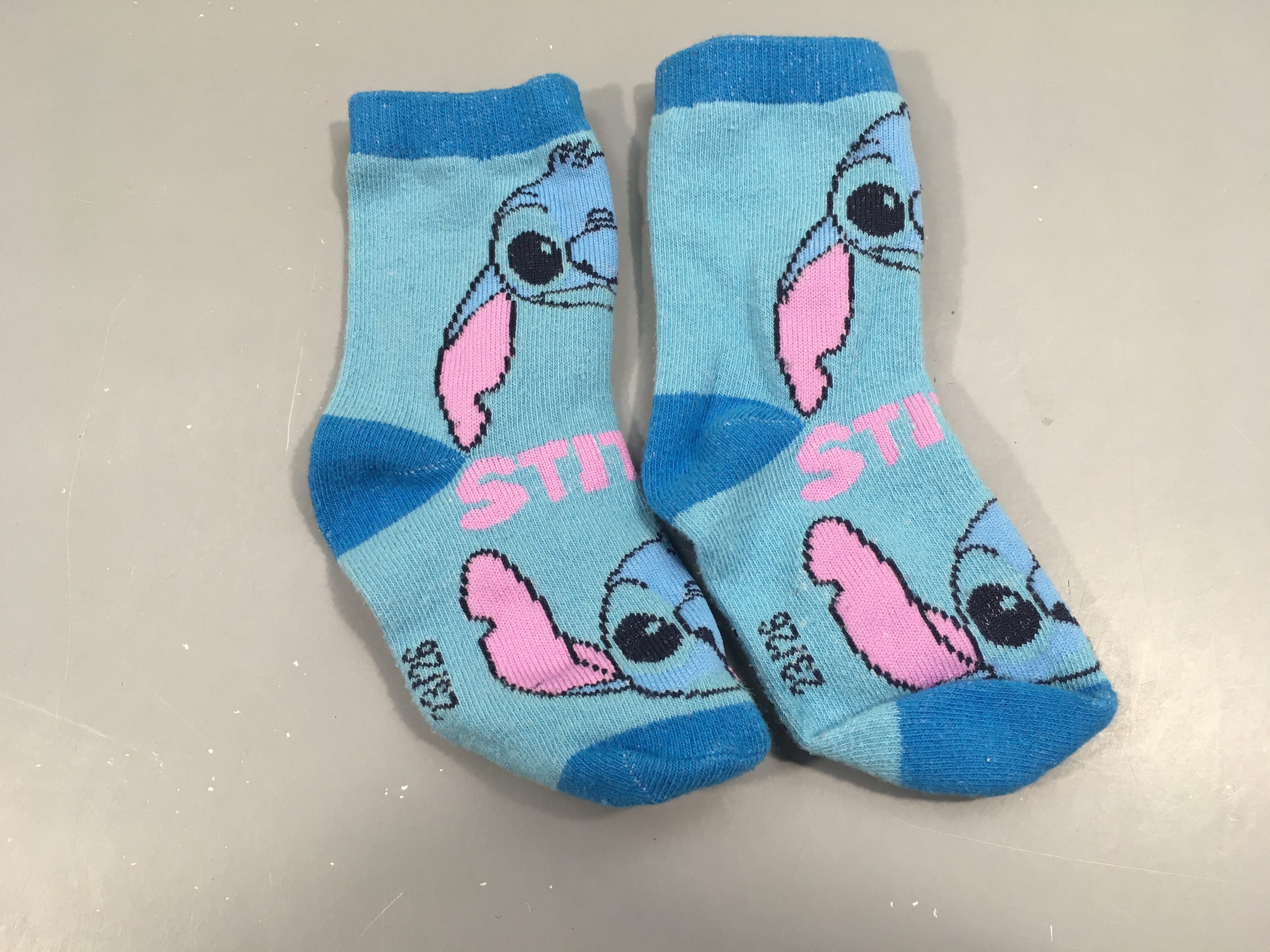 Chaussettes Stitch bleu et rose, P 23-26
