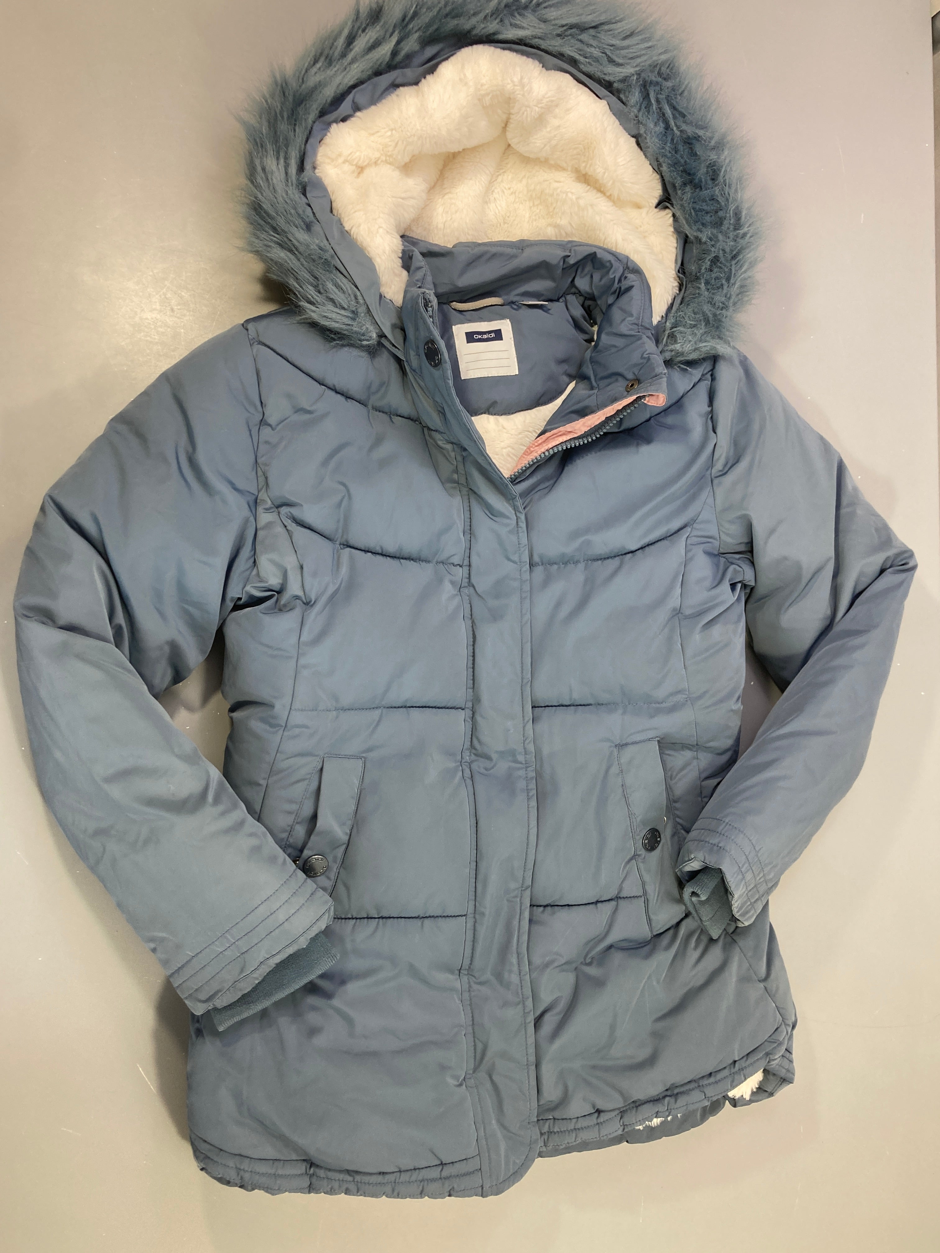 Veste zipppée à capuche, stye doudoune, bleue, intérieur , intérieur peluche