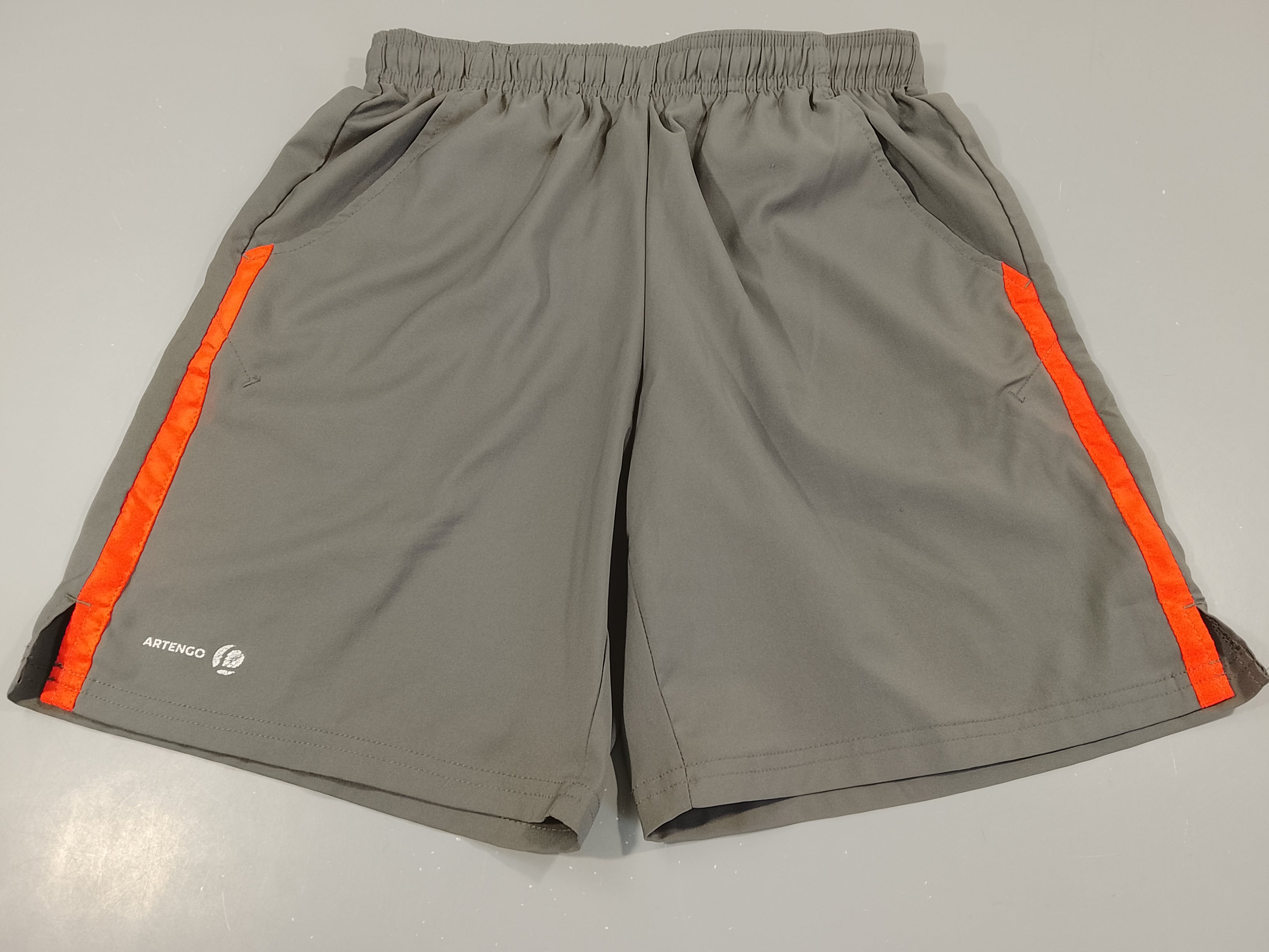 Short de sport gris/ orange  