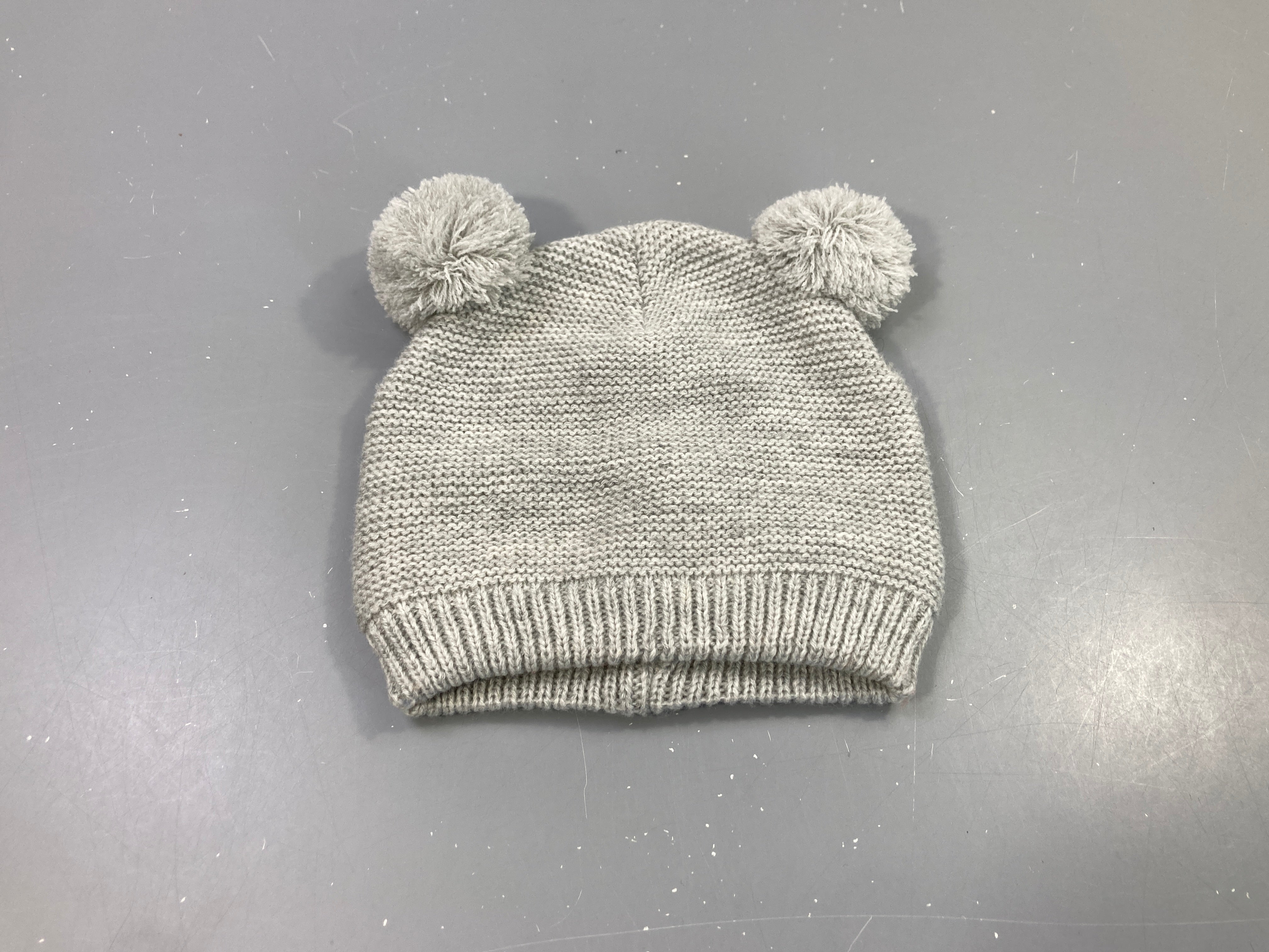 Bonnet gris pompons oreilles