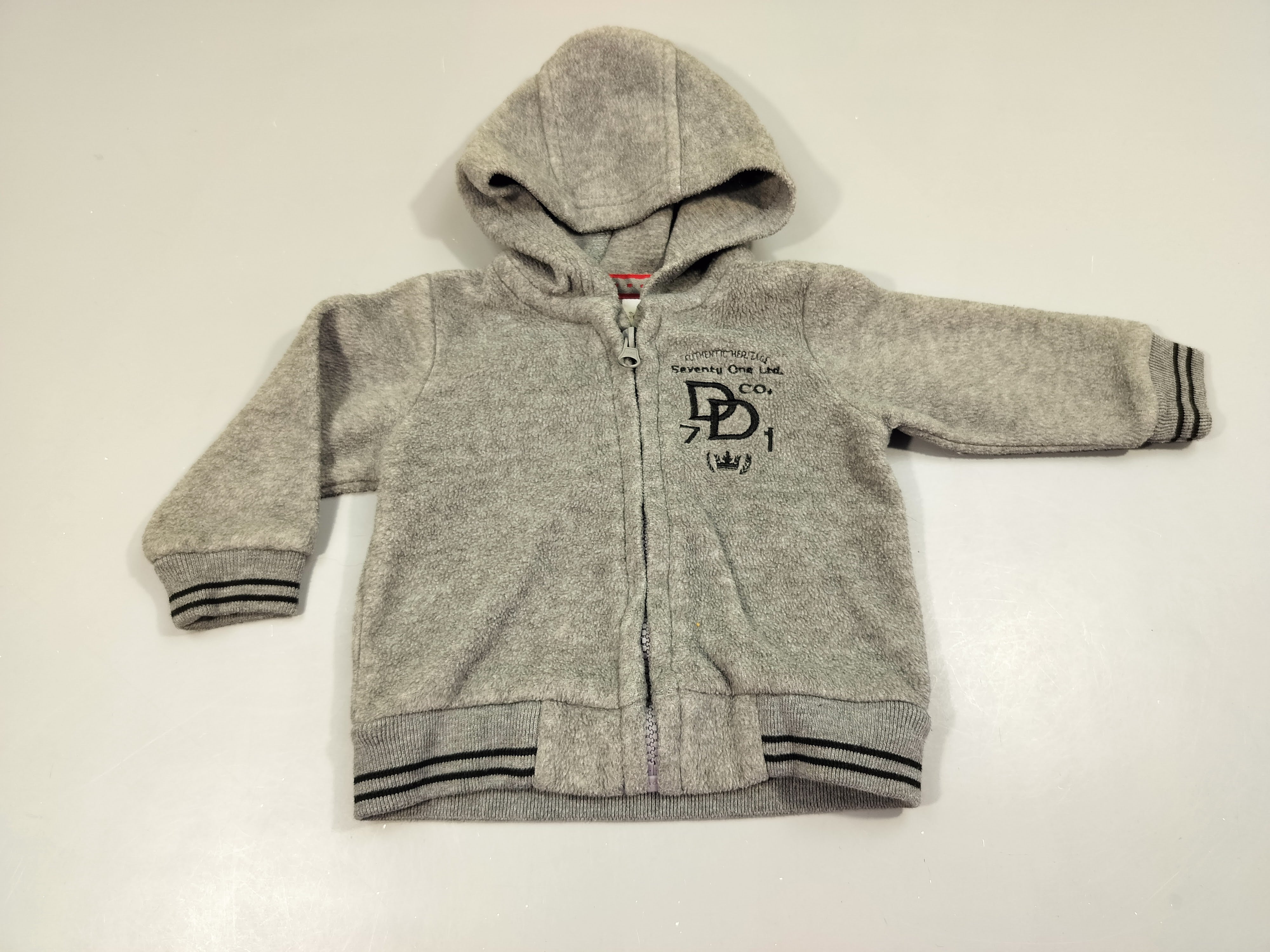 Gilet  zippé  à capuche gris