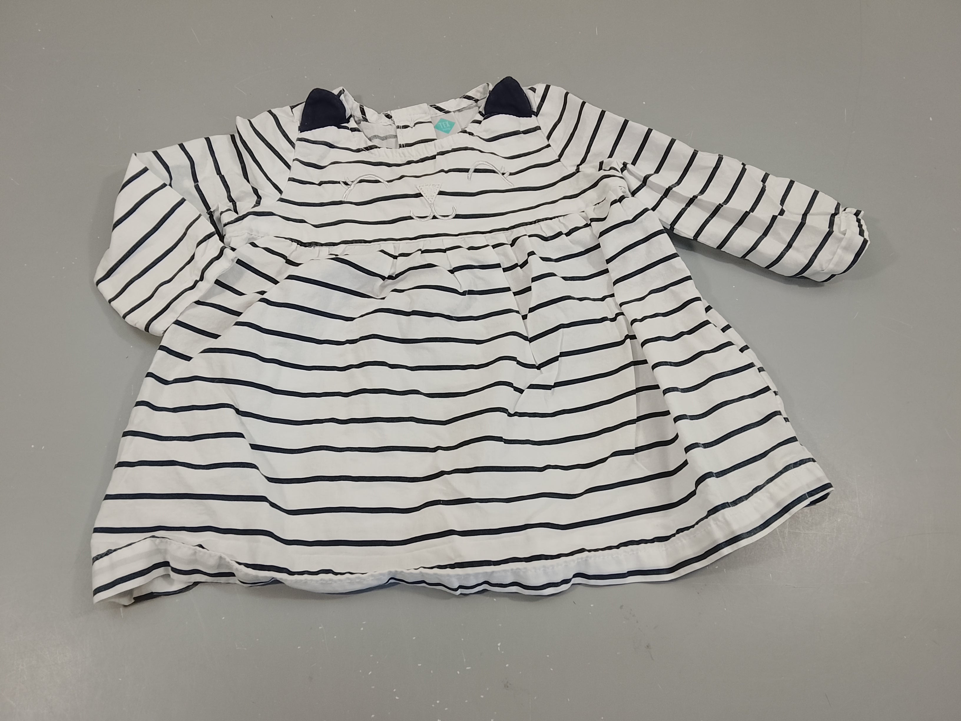 Robe m.l blanche rayé bleu marine, tête de chat