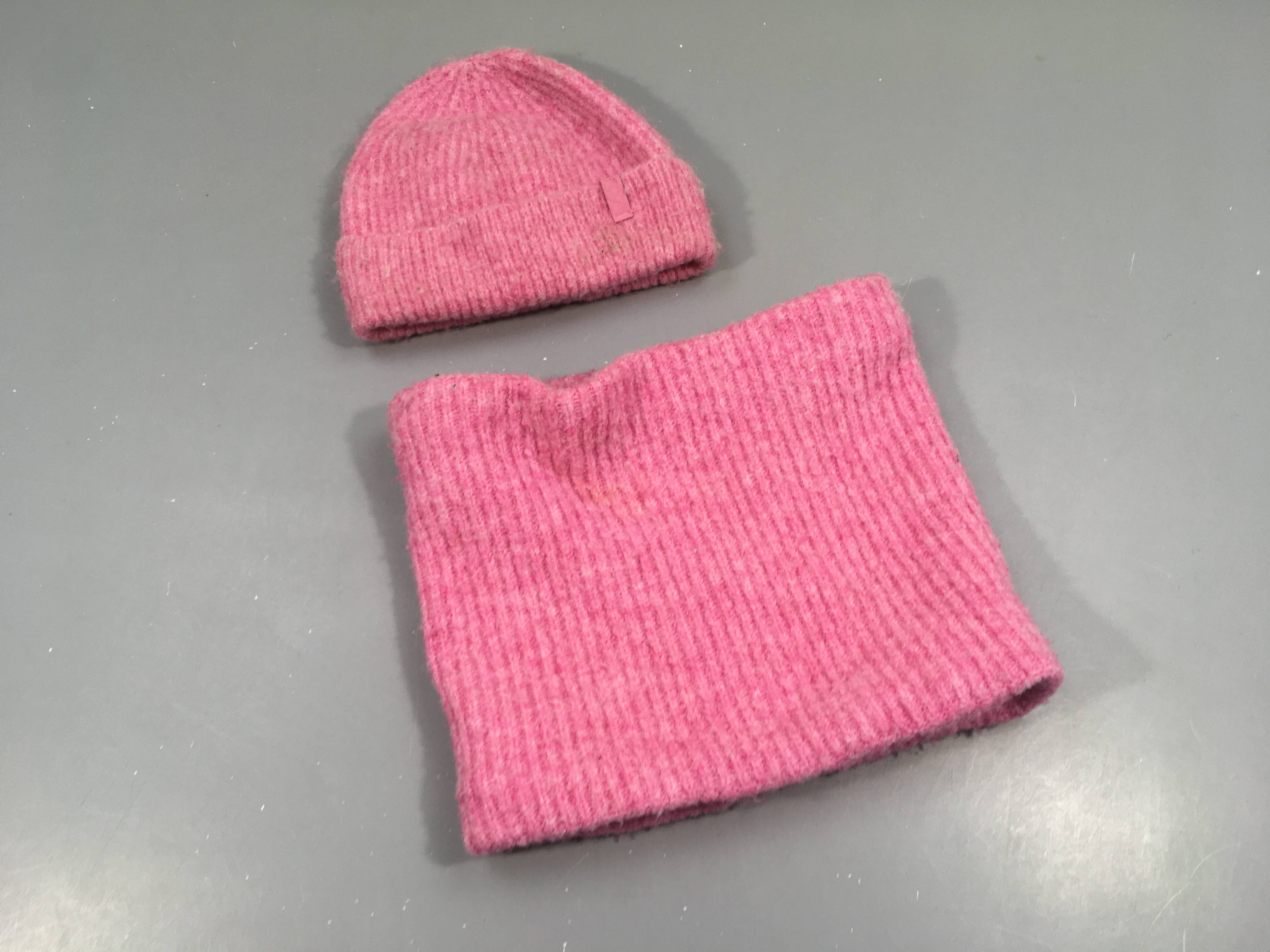 Ensemble tour de cou/bonnet rose