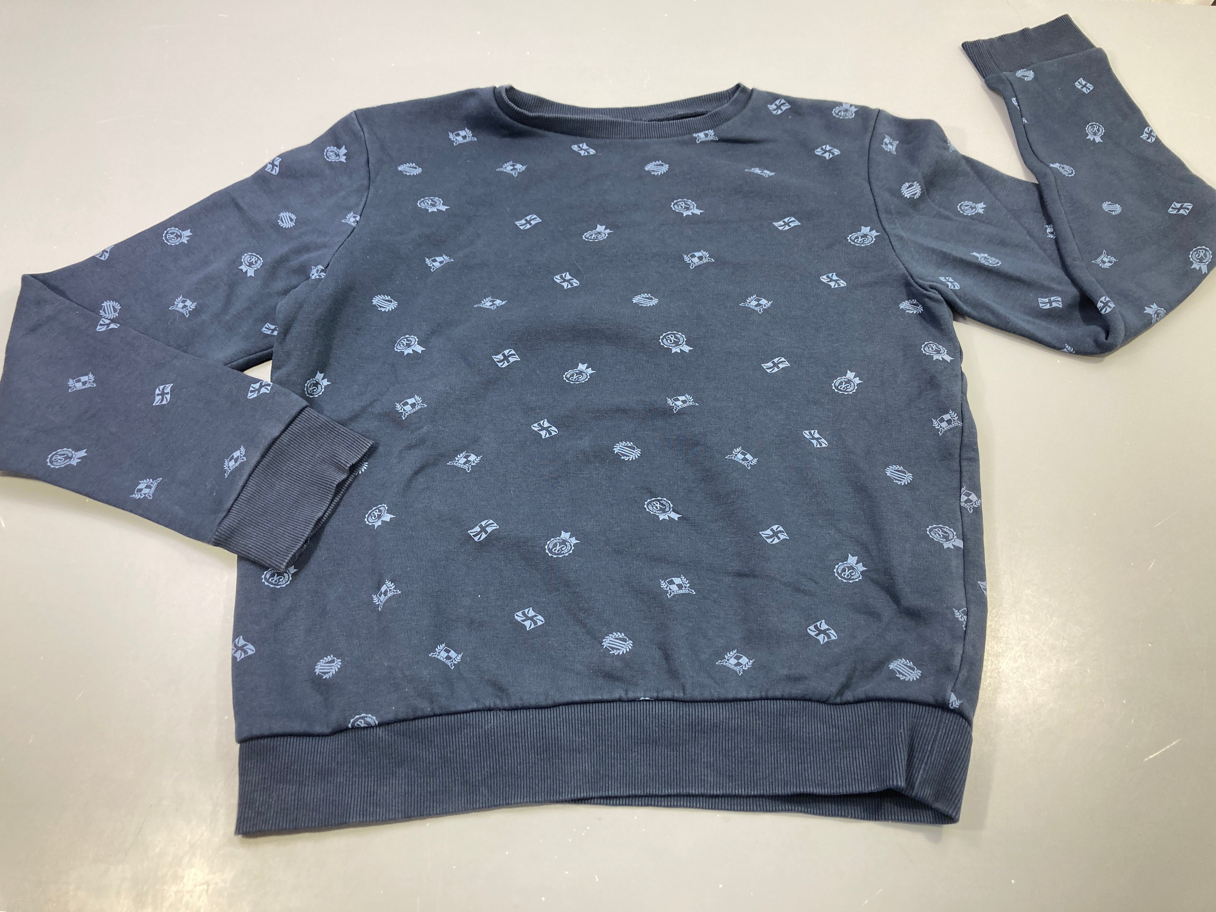 Sweat bleu marine à motifs drapeaux, écussons,...