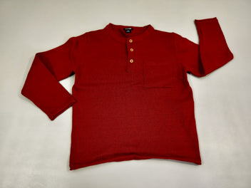 Pull rouge  avec poche, 3 boutons