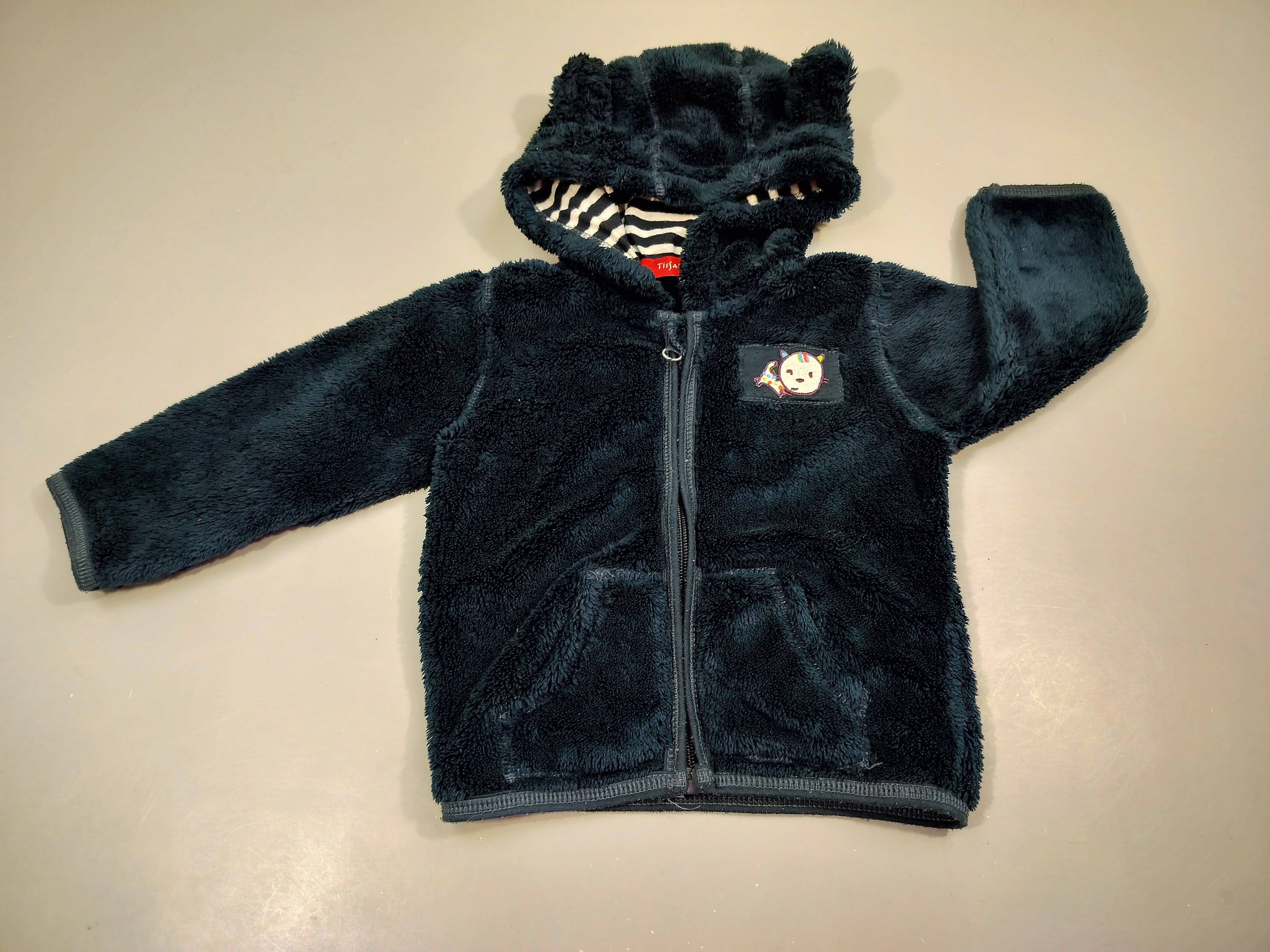 Gilet zippé velours bleu marine à capuche, petit chat