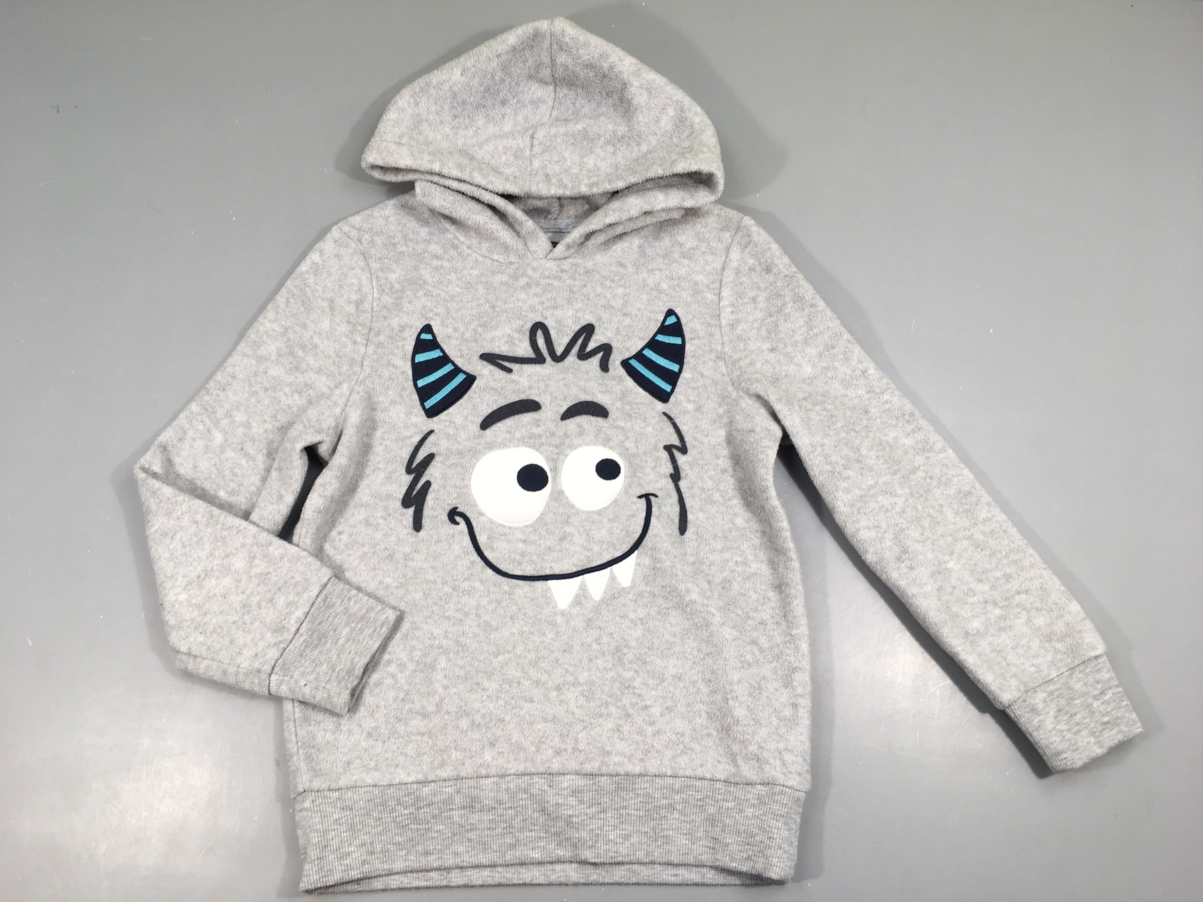 Polar à capuche gris monstre