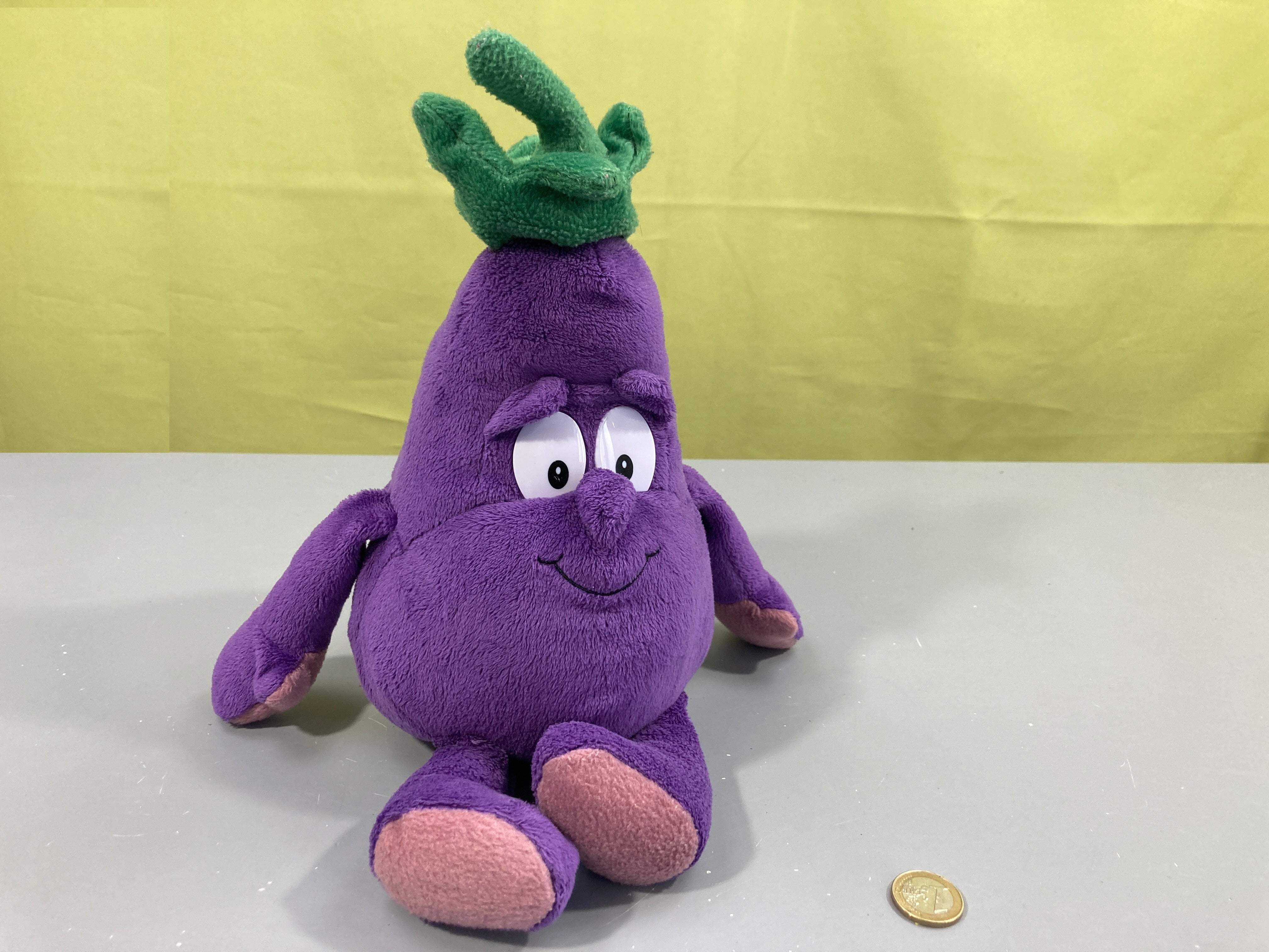 Peluche aubergine