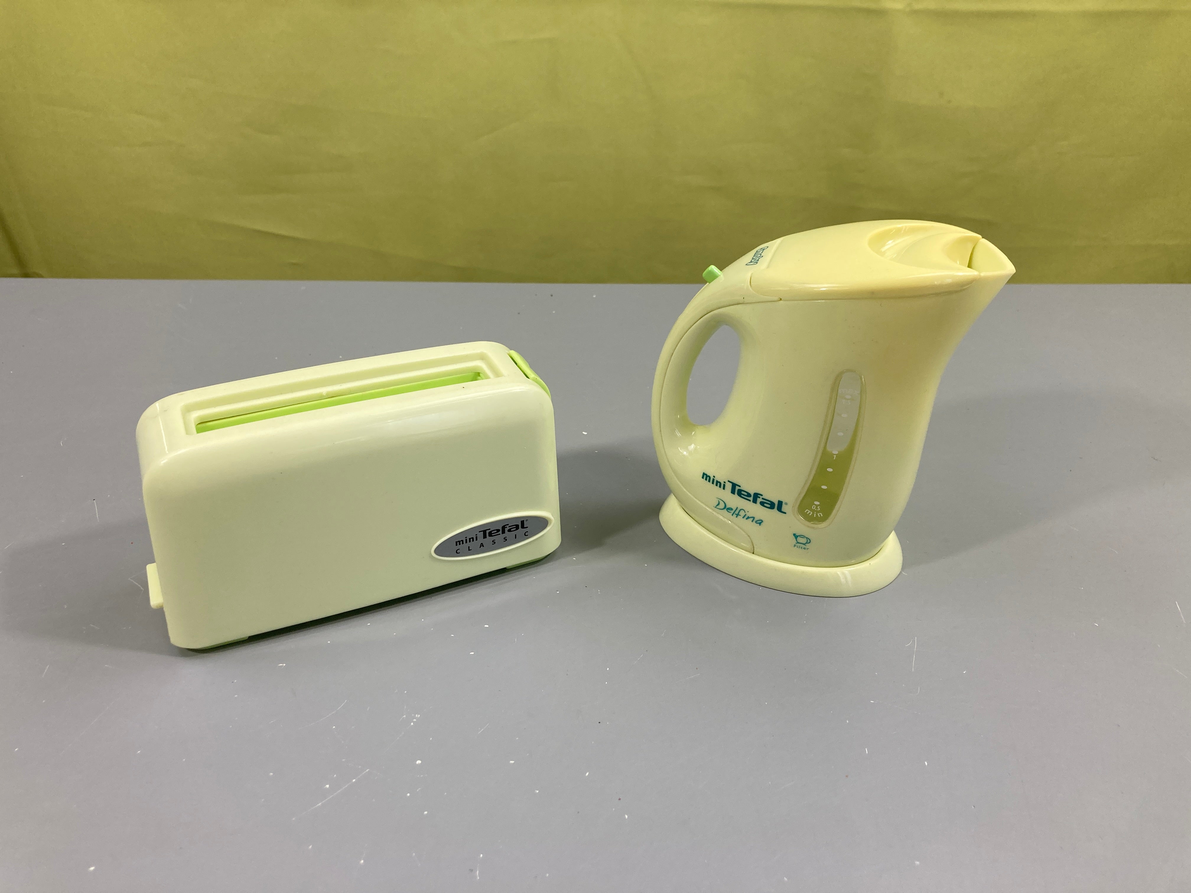 Grille pain et Bouilloire Mini Tefal-En l'état