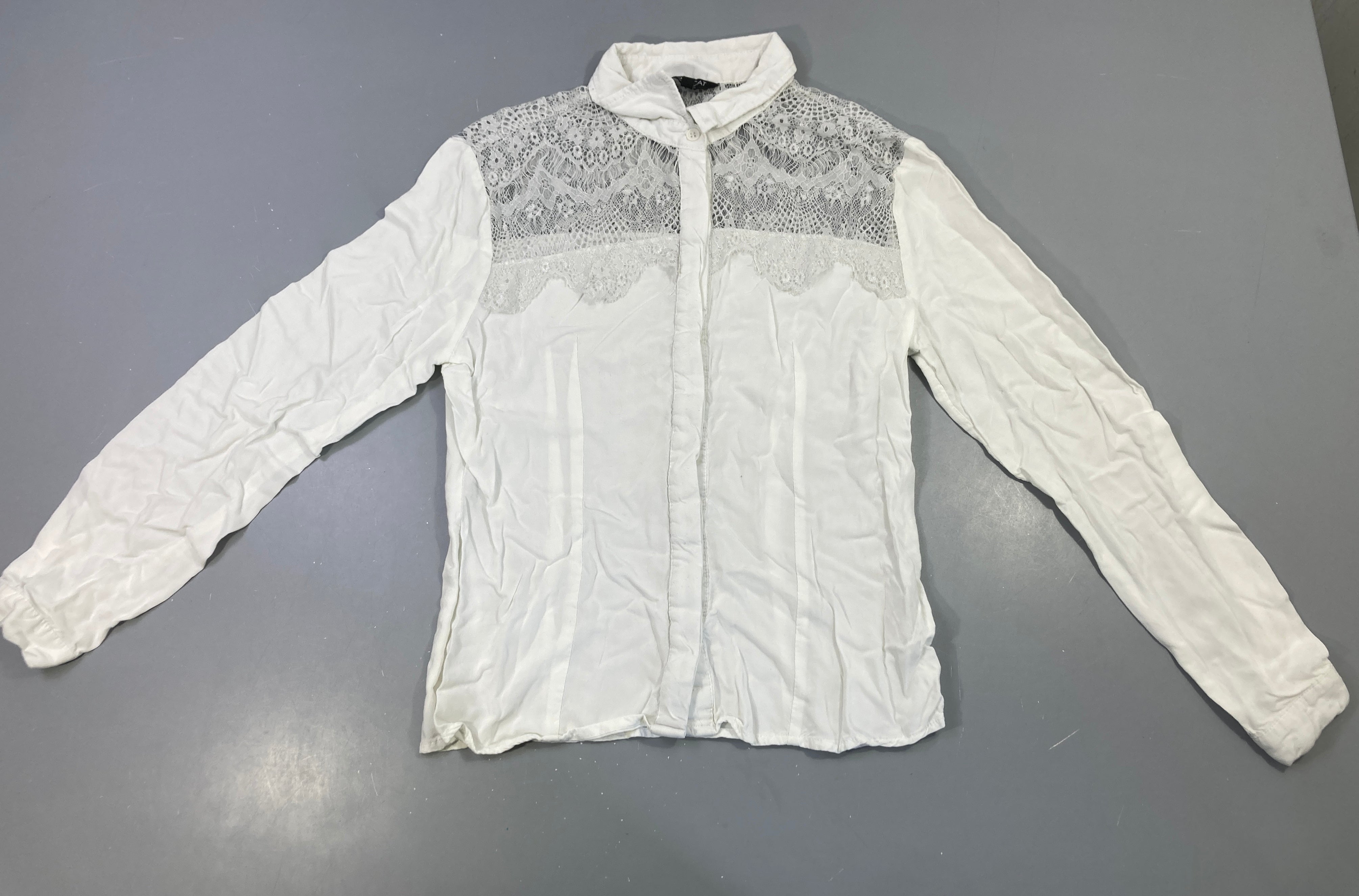 Chemisier blanc dentelle haut