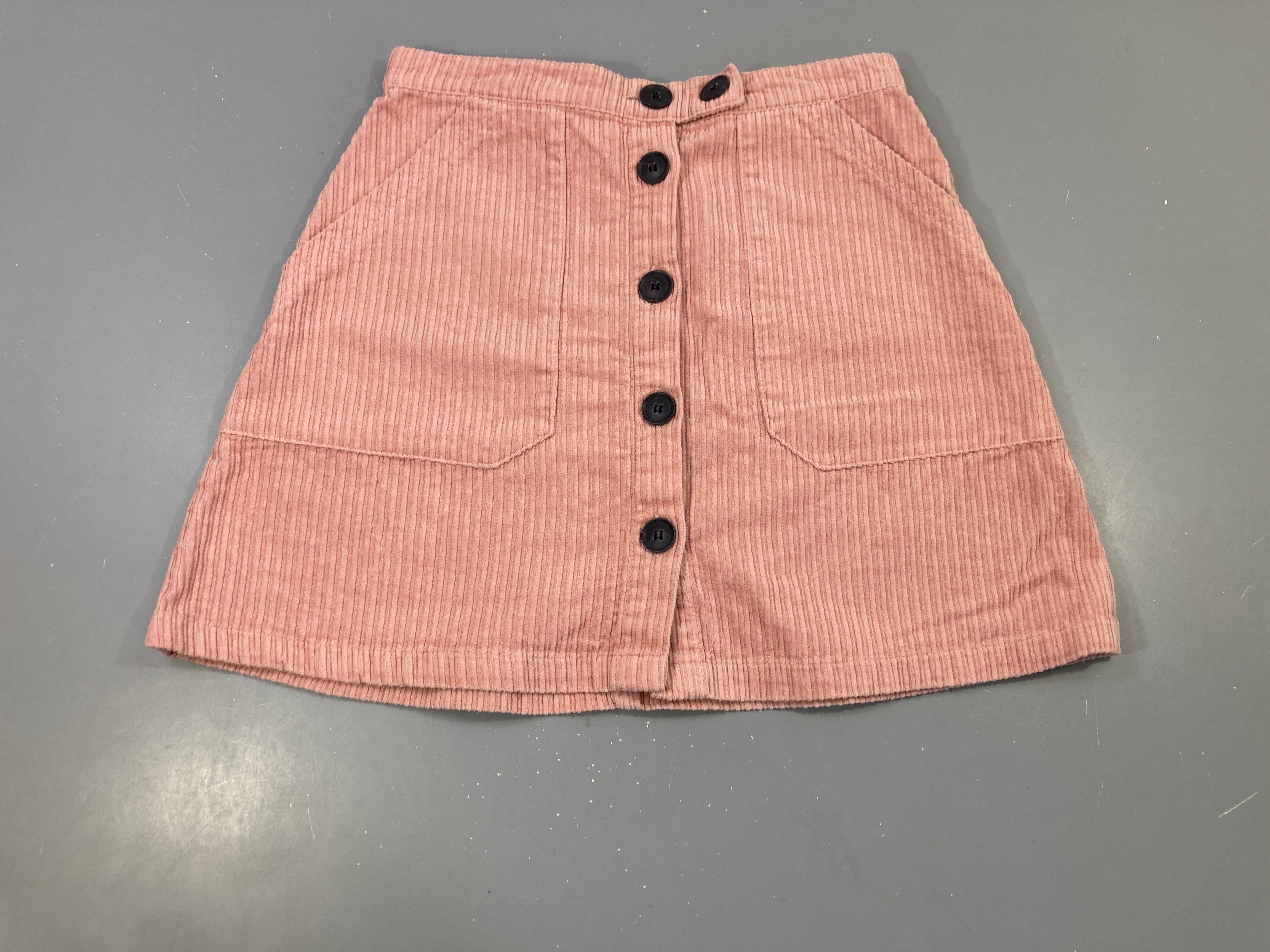 Jupe velours côtelé rose boutonné avant