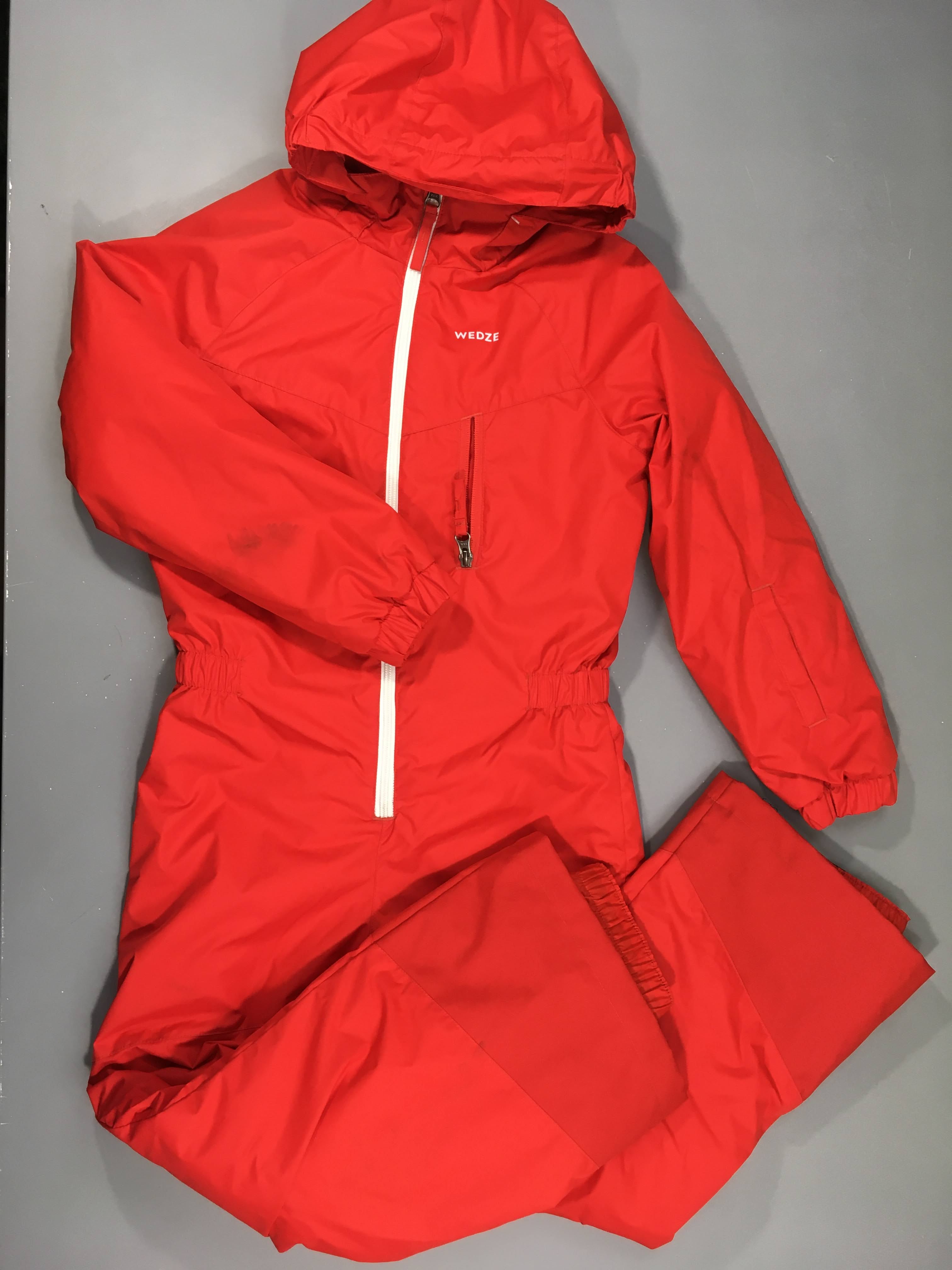 Salopette de ski rouge-Traces arrière manches et jambes