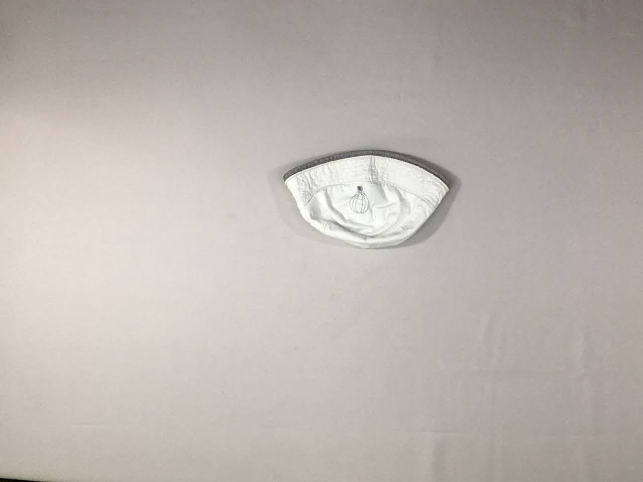 Chapeau blanc/gris montgolfière