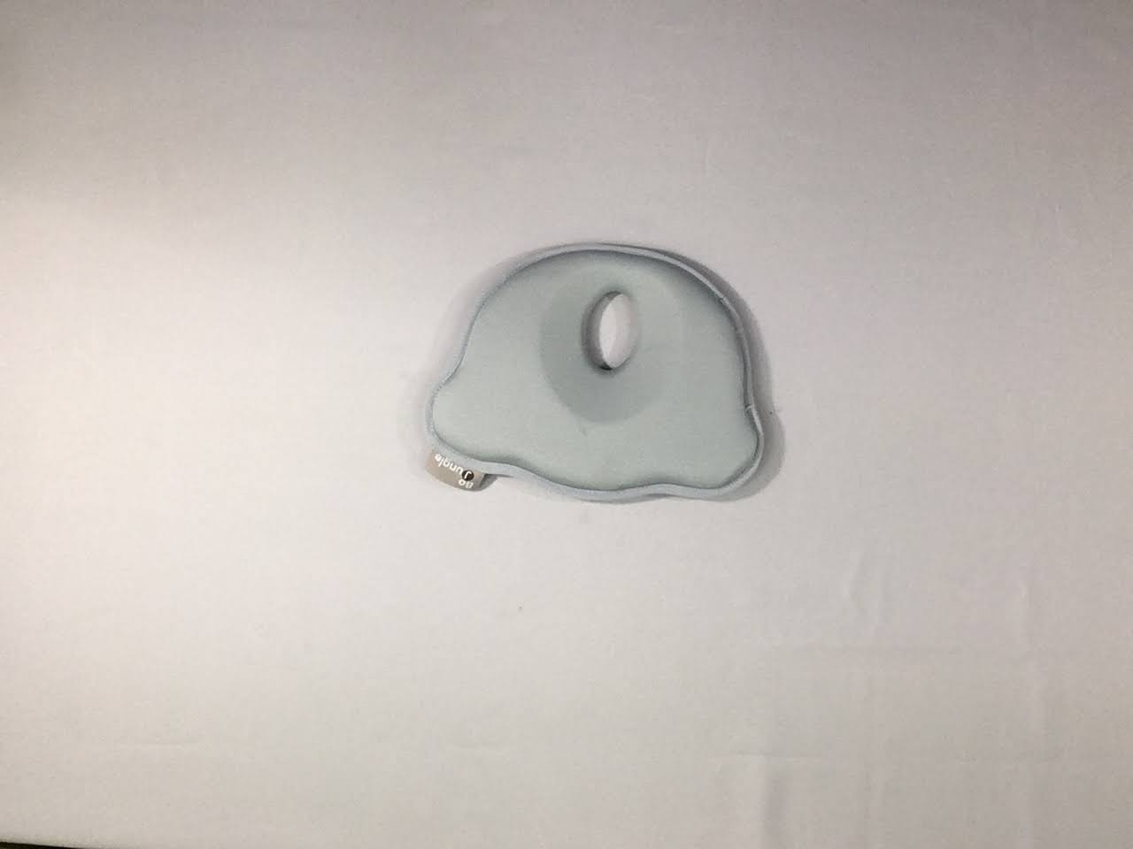 Bo jungle coussin ergonomique gris clair, légère tache