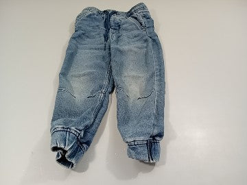 Pantalon denim, taille élastique , légère usure à l'arrière, moins cher chez Petit Kiwi