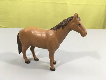 Figurine de cheval en plastique