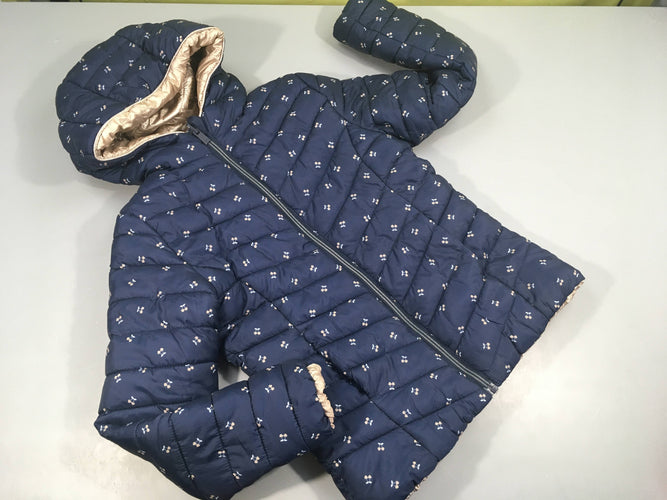 Veste zippée à capuche ouatinée réversible doré/ bleu marine cerise. Bas des manches côté doré légèrement usés, moins cher chez Petit Kiwi