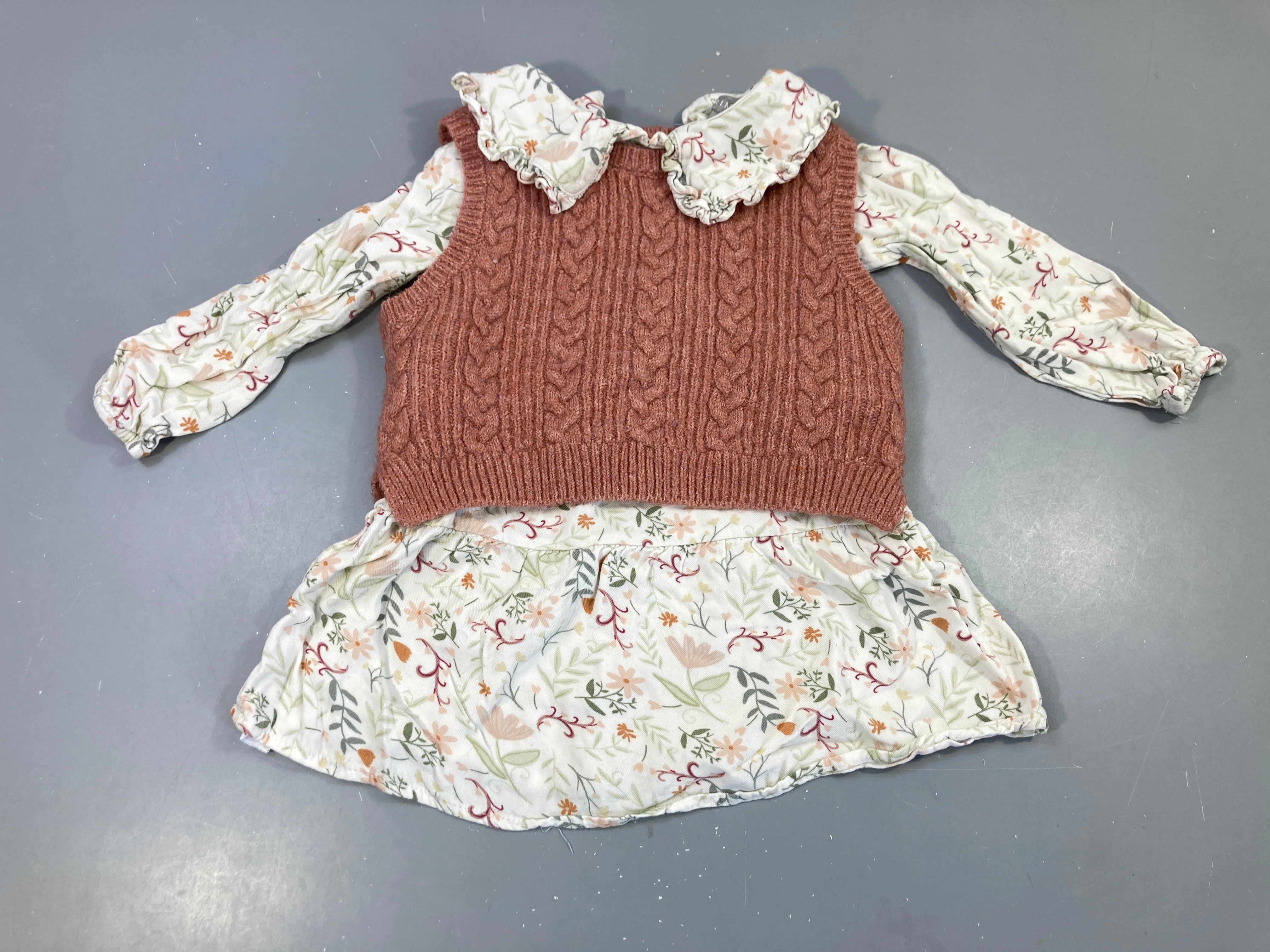 Robe fleurie + pull s.m rose