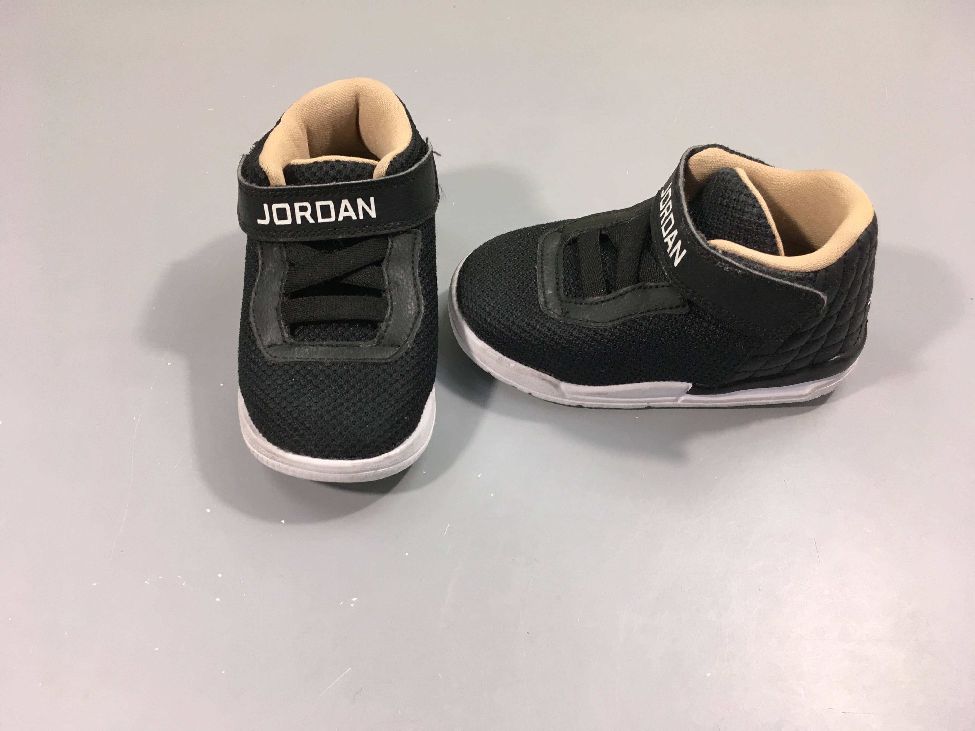Baskets noir Jordan, 22
