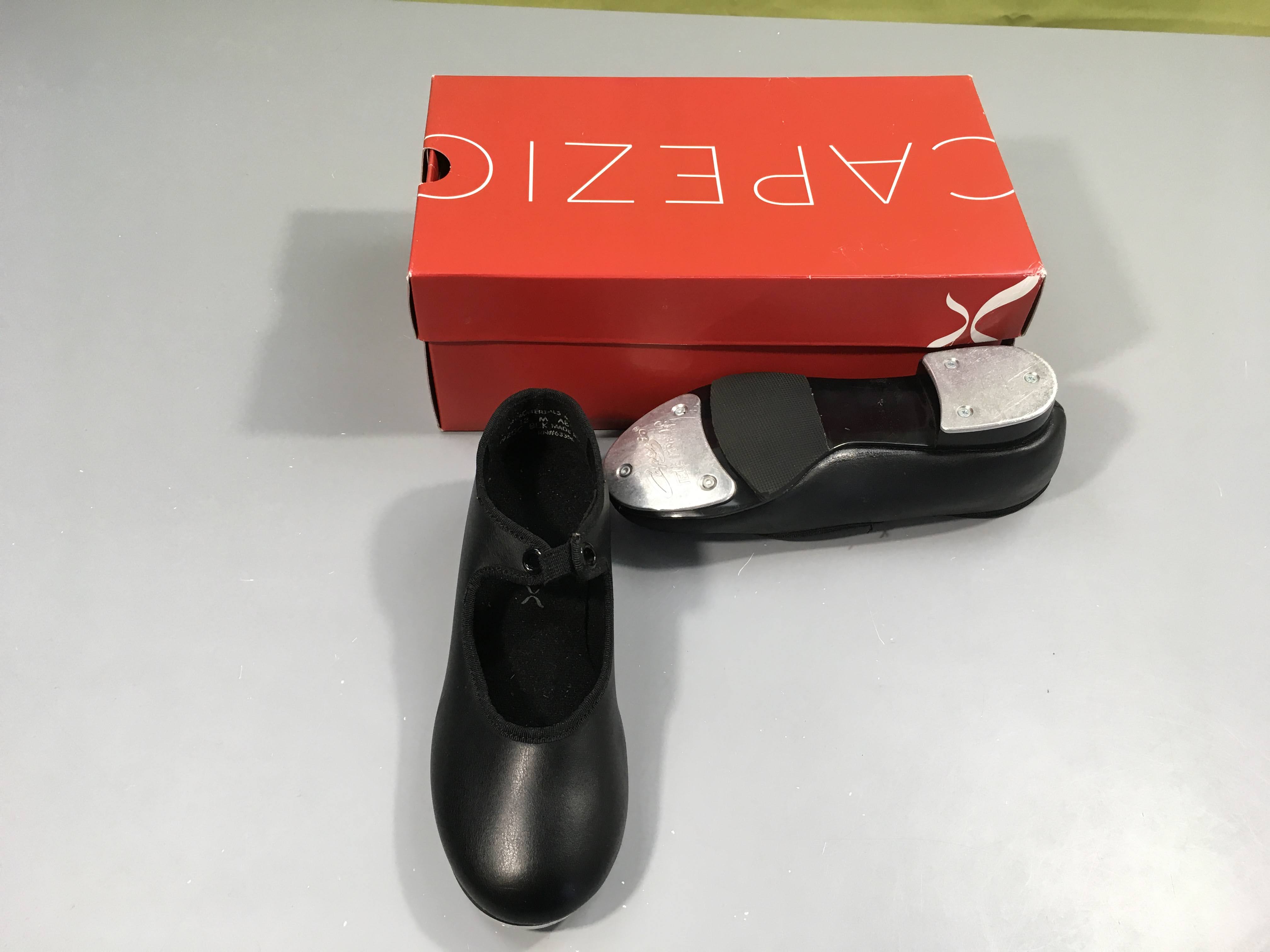 Chaussures Claquettes JR. TYETTE U925C Capezio, taille 12 (29) manque lacets?