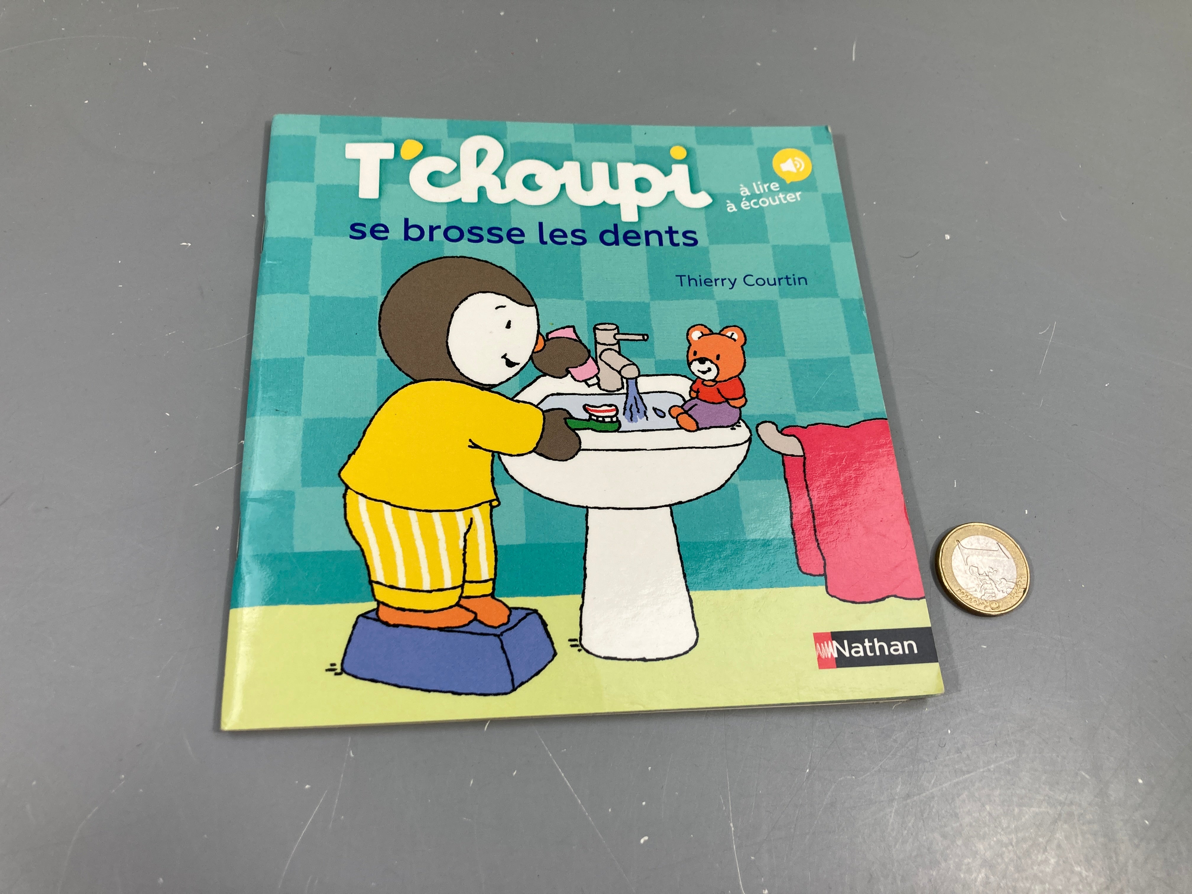 T'choupi se brosse les dents