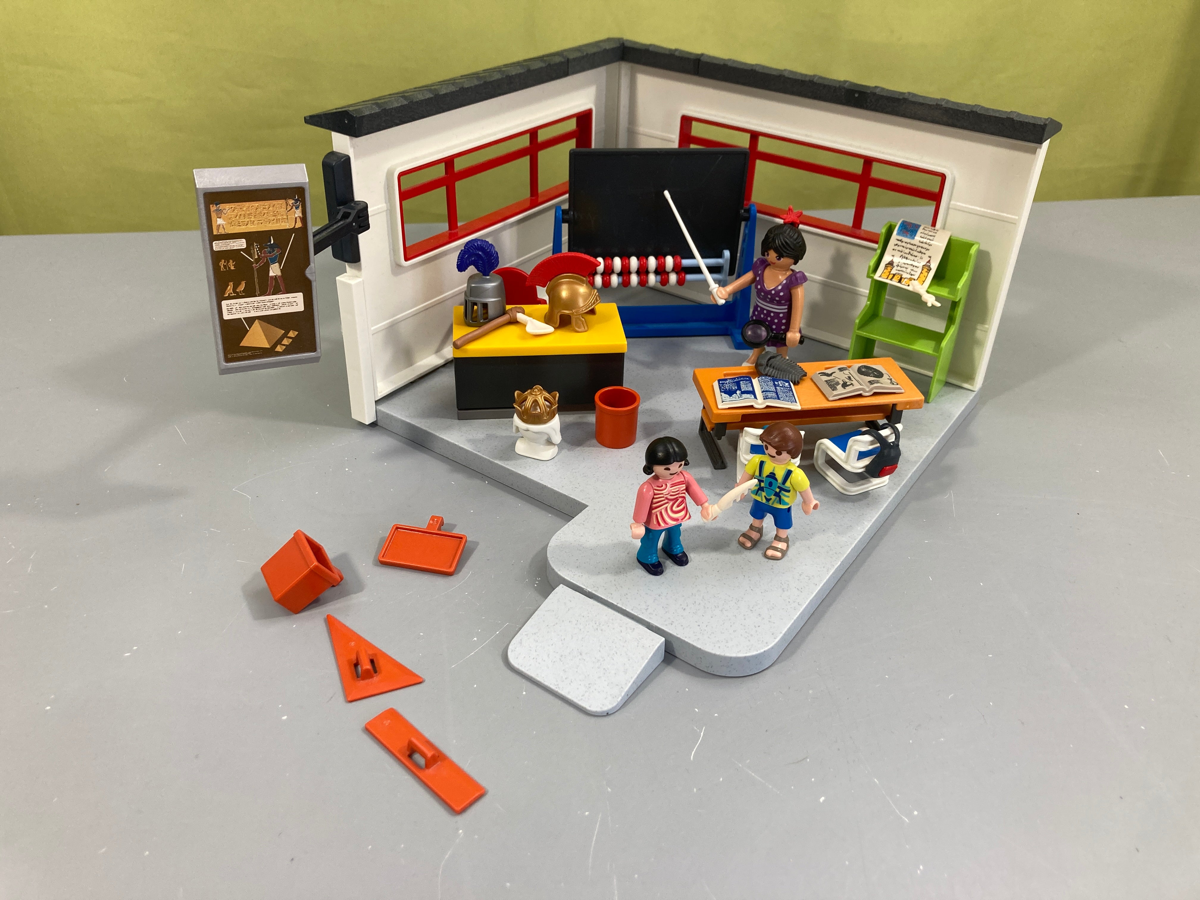 Classe d'Histoire 9455, City Life, 5-12a manque éponge et quelques mini accessoires