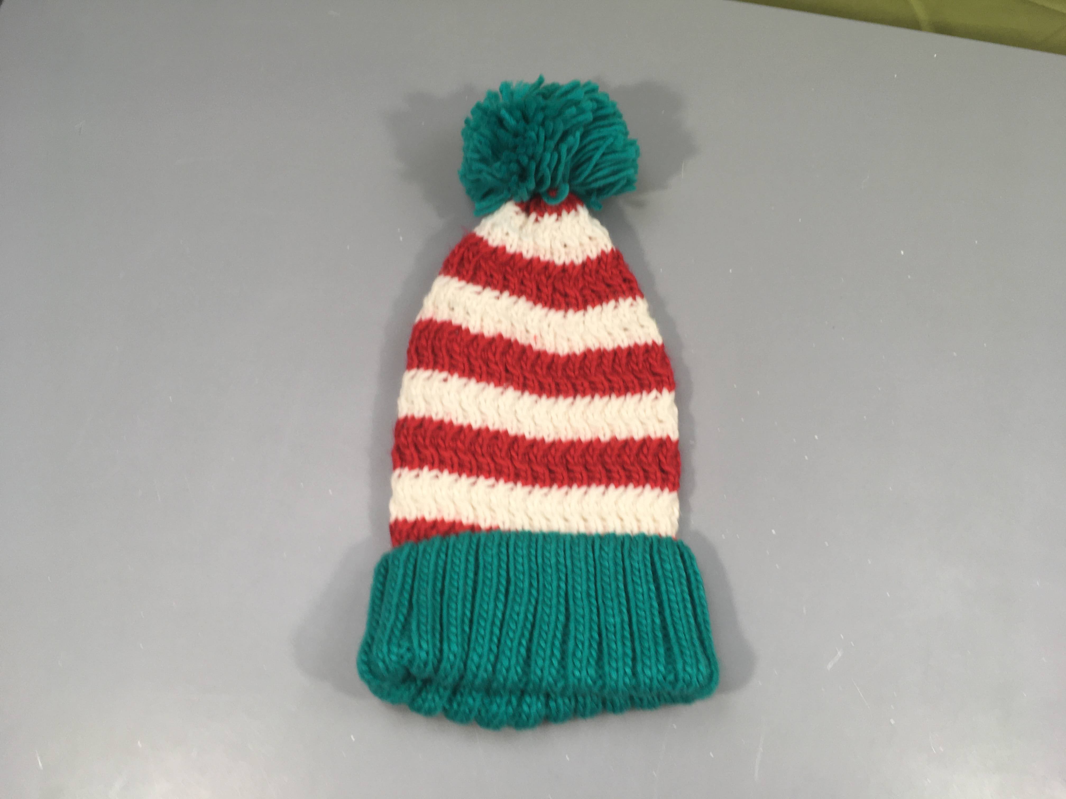 Bonnet rayé vert-blanc-rouge Pompon
