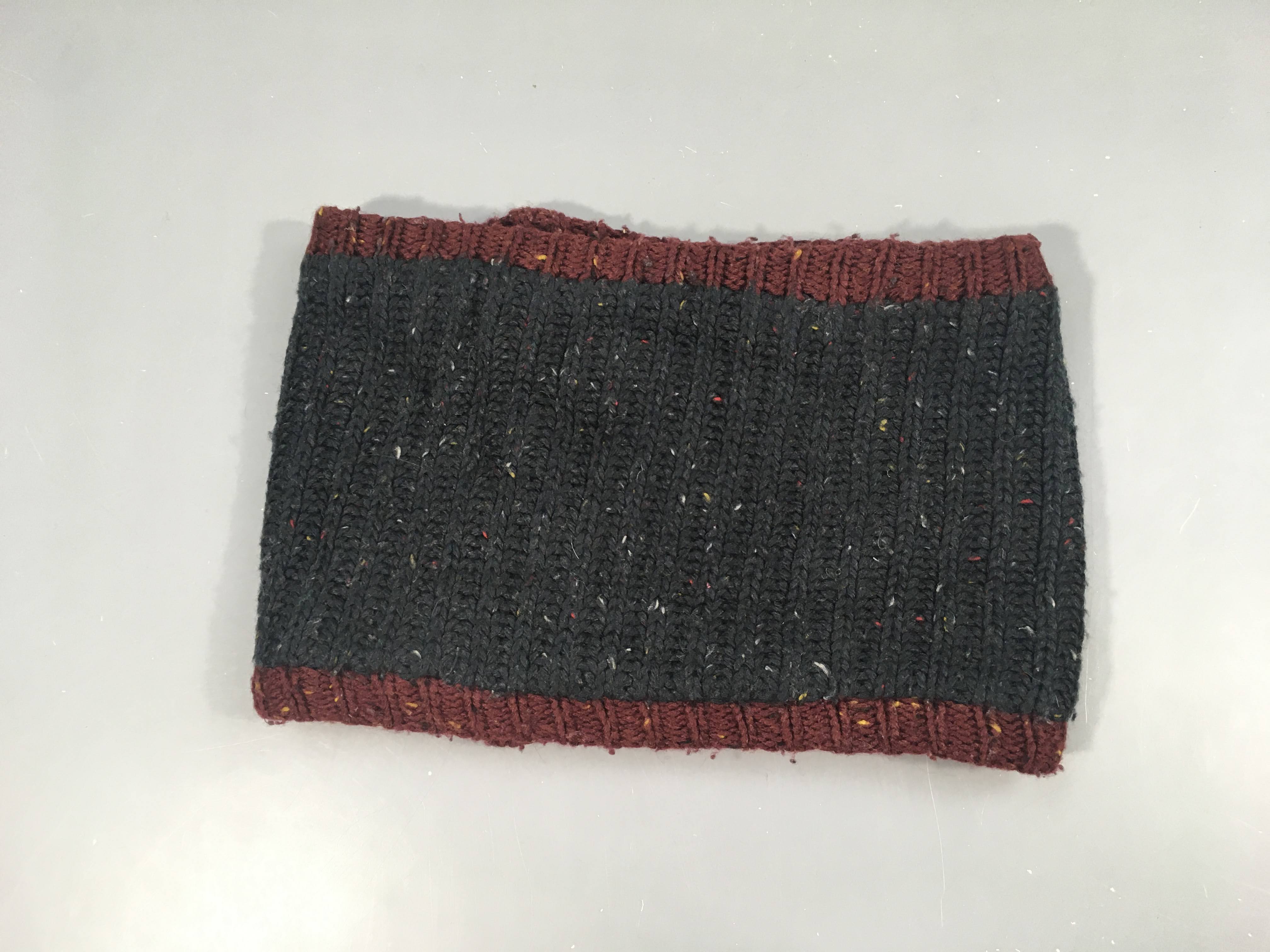 Tour de cou mailles chinées bleu foncé bords bordeaux doublé teddy