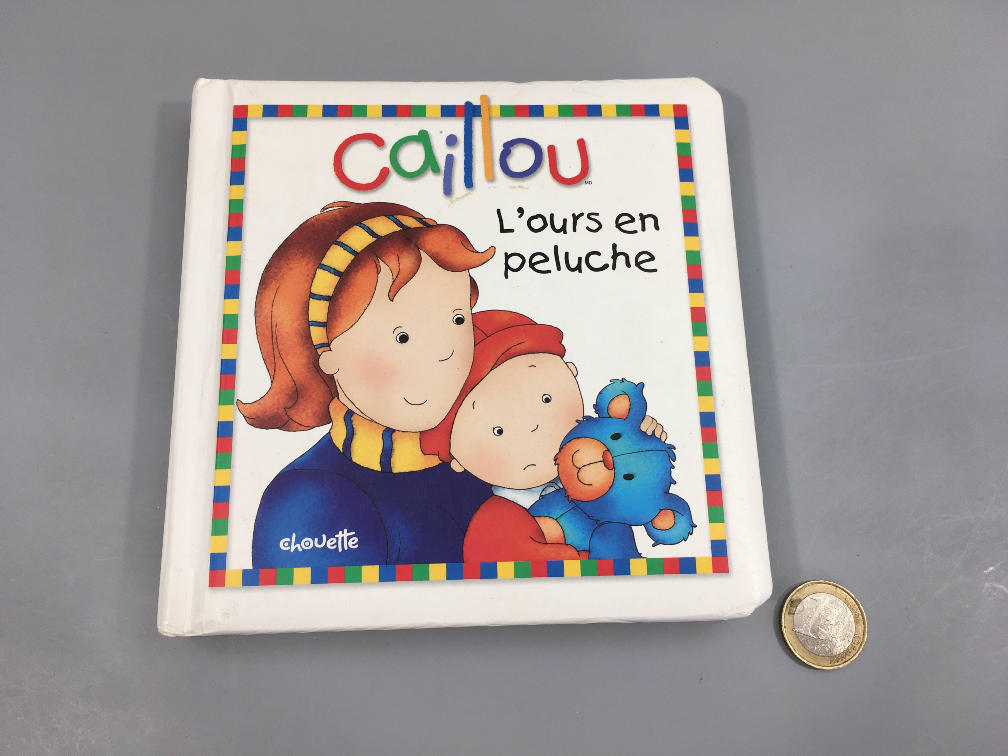 Caillou l'ours en peluche
