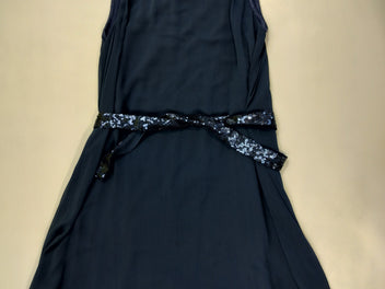 Robe s.m bleu marine en voile doublée , bretelles et ceinture en sequins  (pas de taille indiquée estimée 11ans)