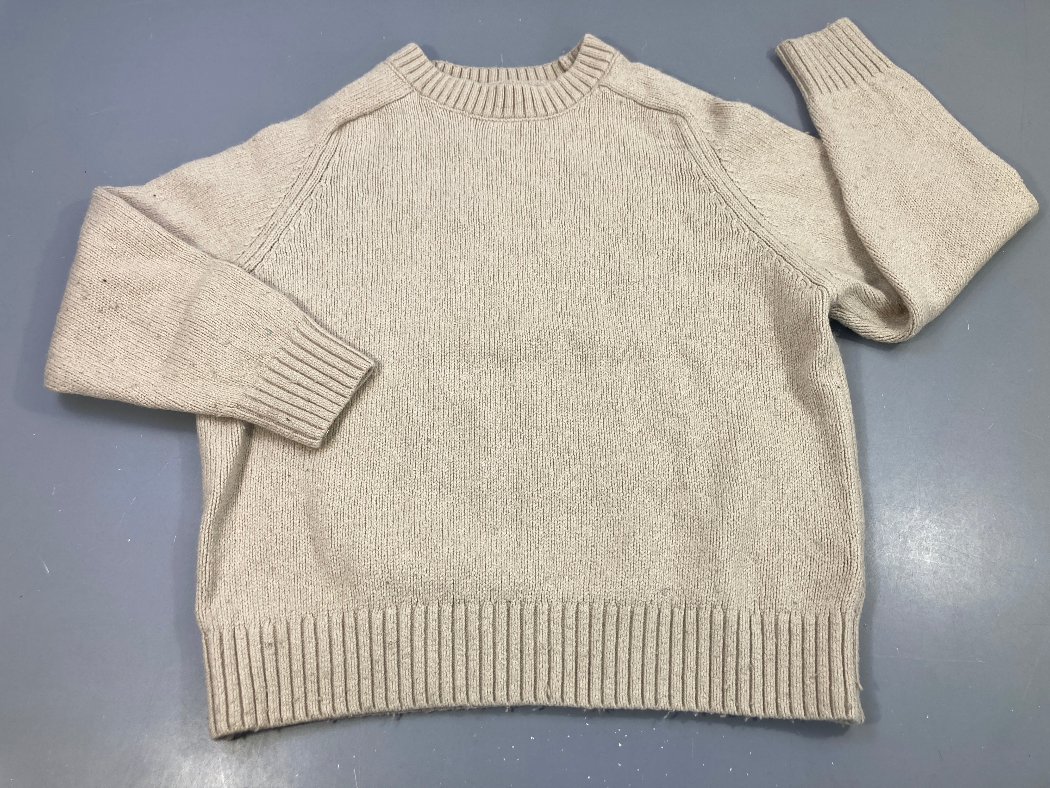 Pull beige 16% laine 3% cachemire légèrement bouloché