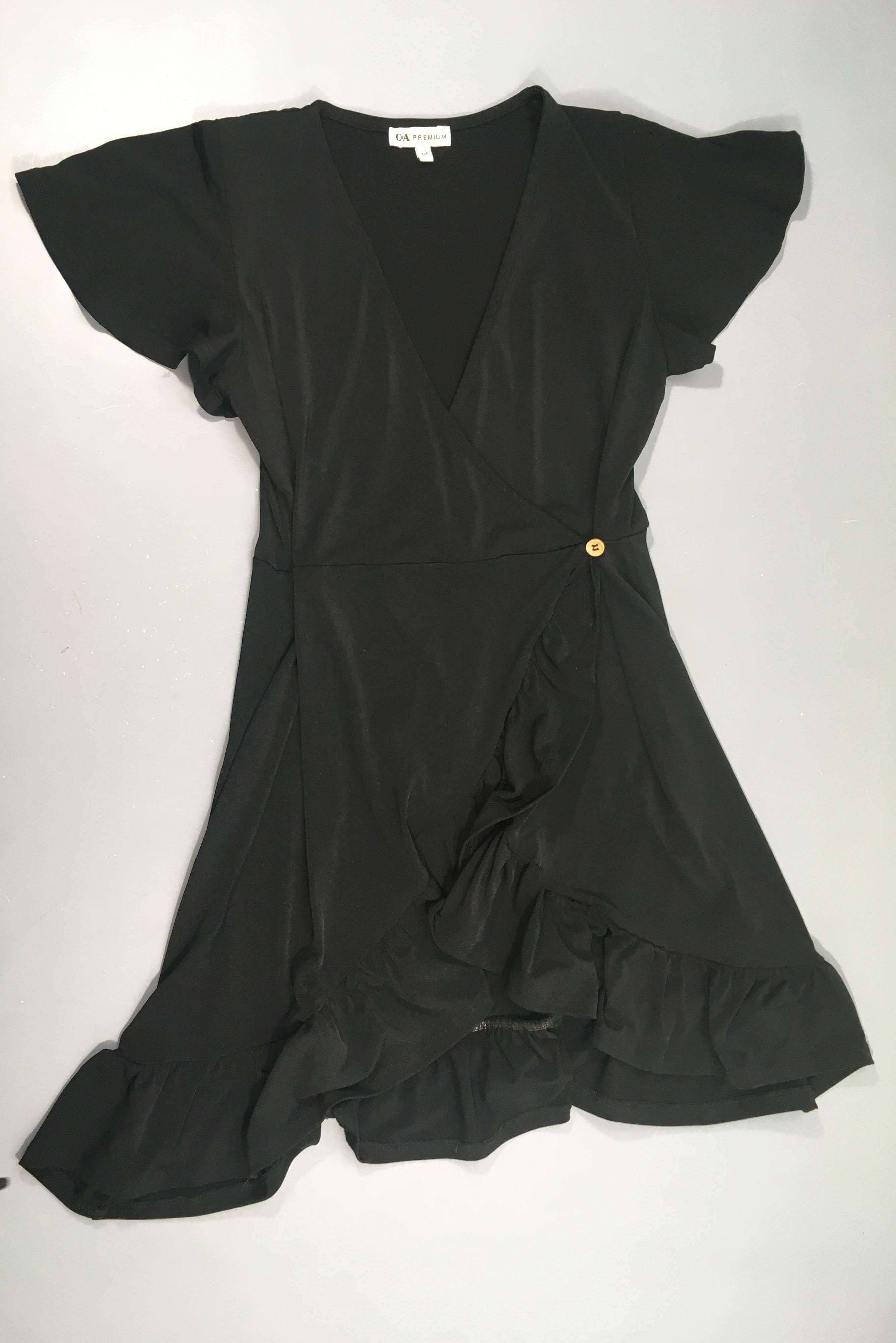 Robe noire m.c volant
