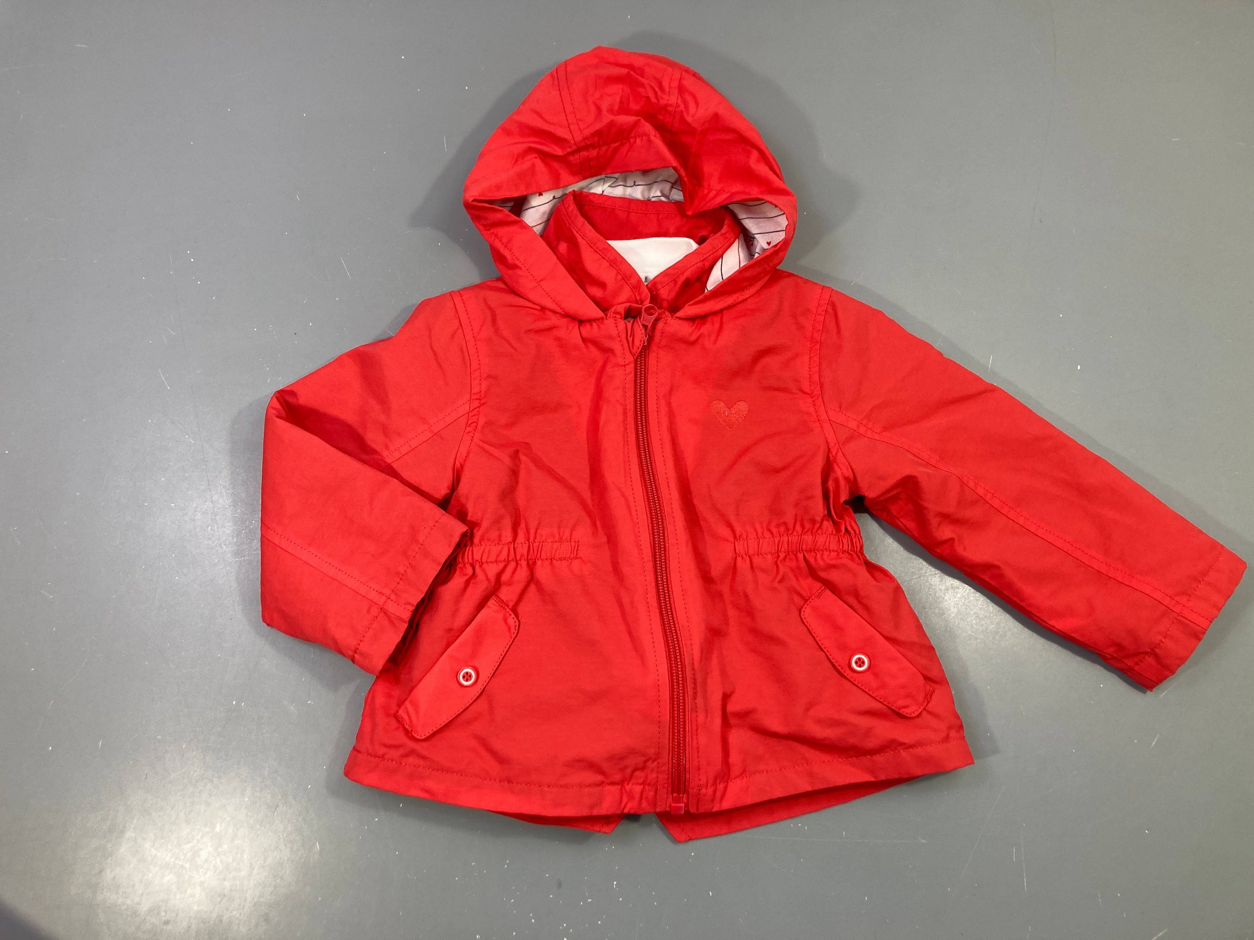 Veste zippé à capuche rose fuchsia avec gilet ammovible blanc  texturé coeurs