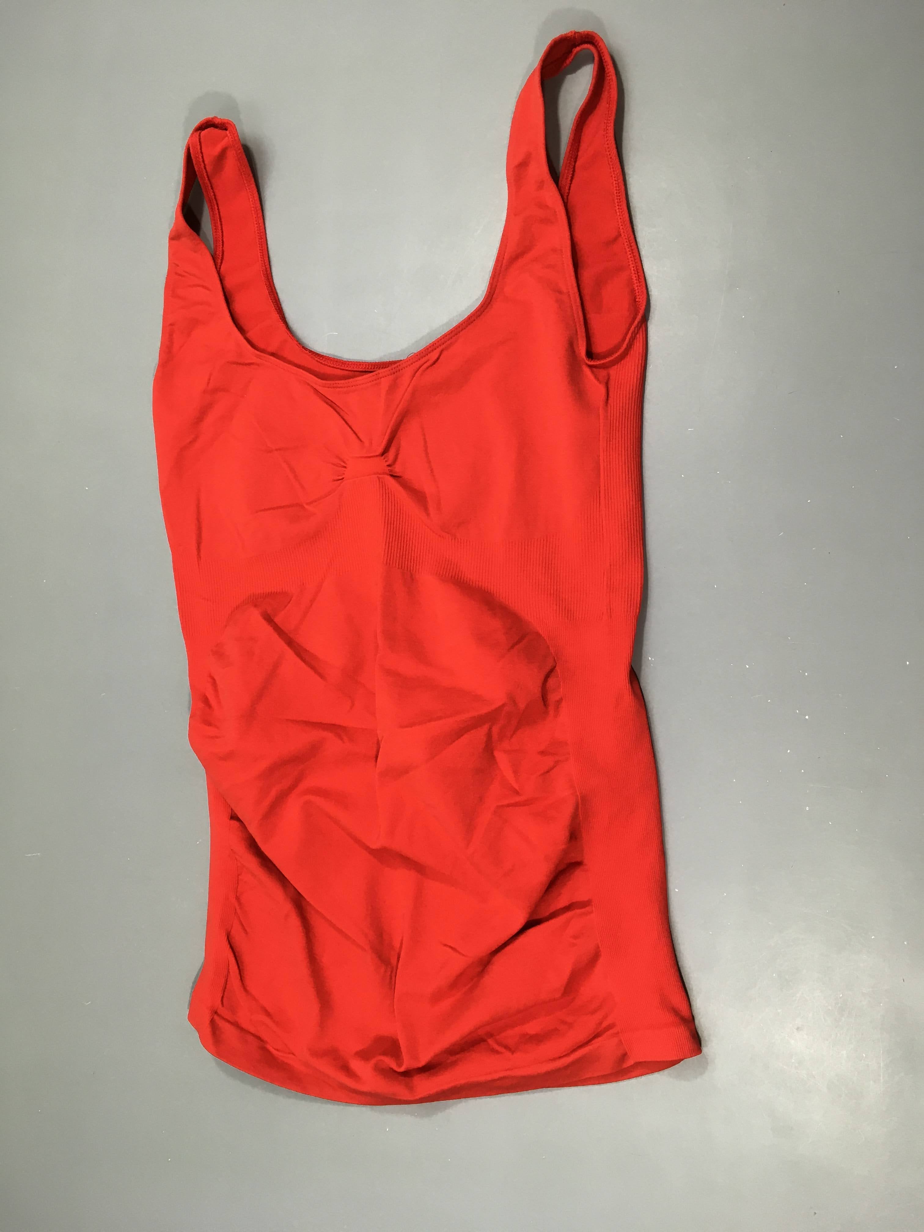 Top rouge soutenant, Valja