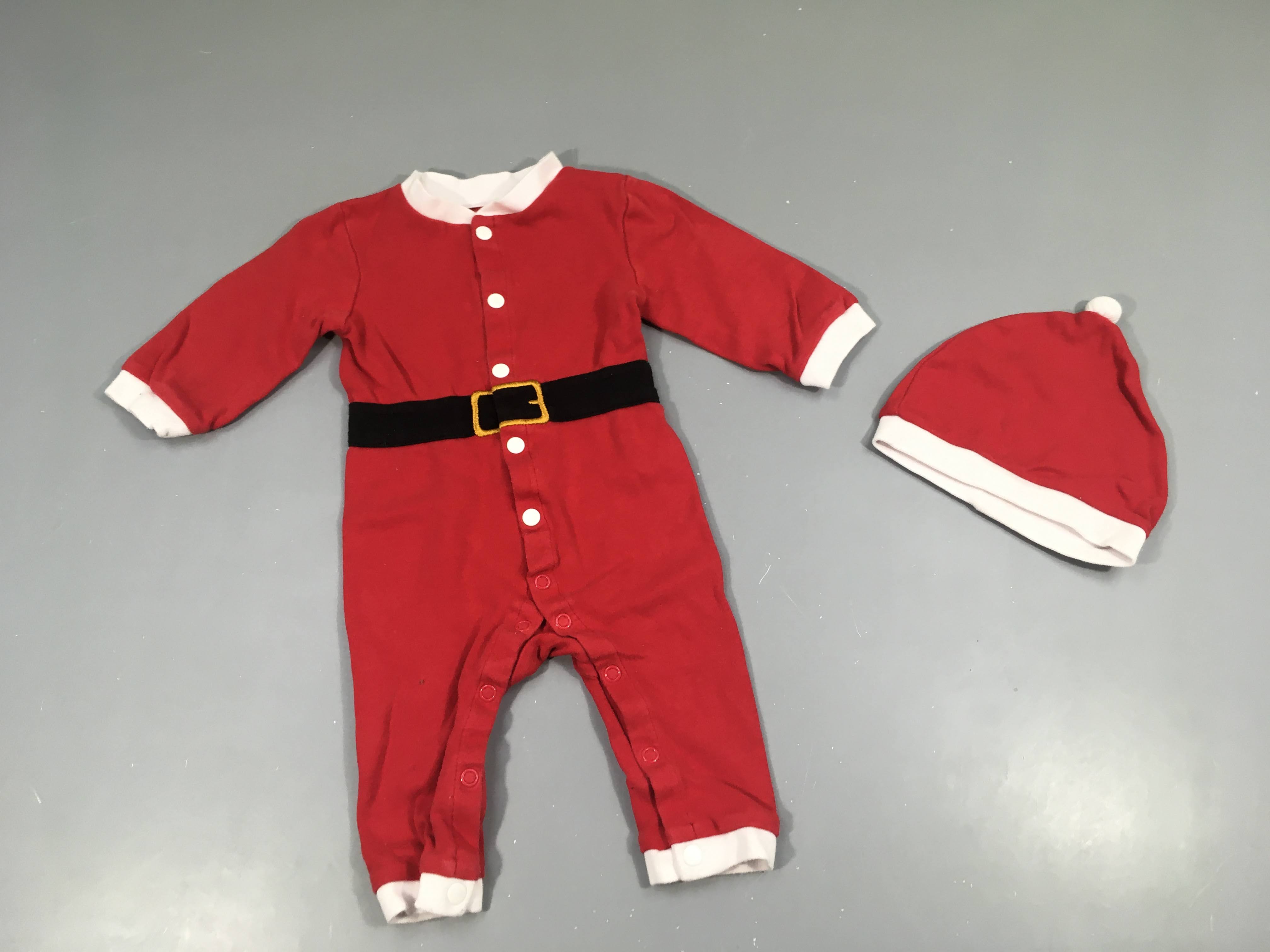 Combinaison molleton rouge + bonnet Noël légèrement bouloché