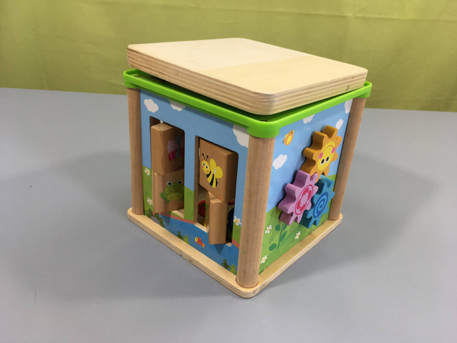 Cube d'activité en bois-Griffouillage sur le bois près du miroir, moins cher chez Petit Kiwi