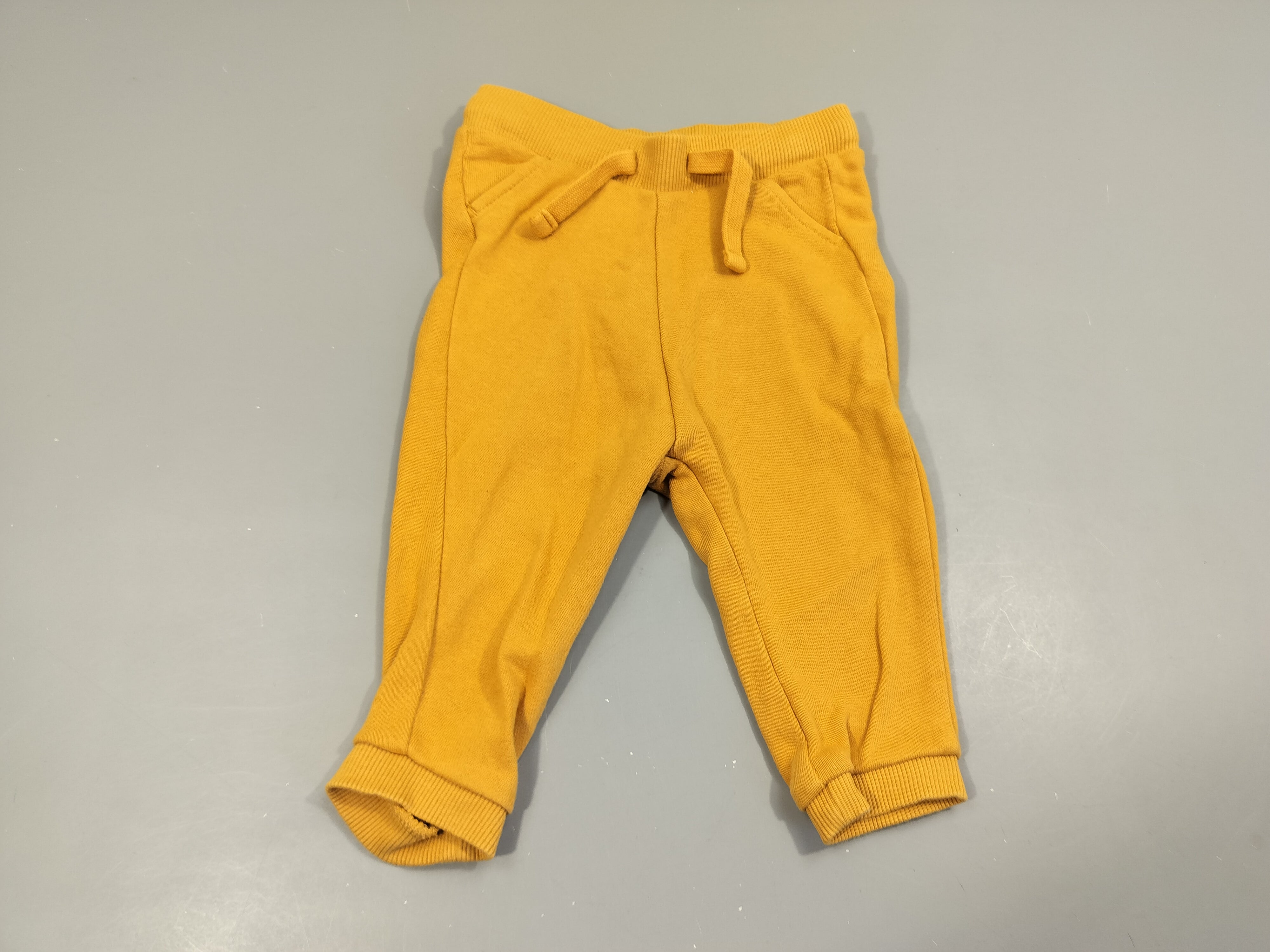 Pantalon molleton taille et chevilles élastiques jaune moutarde 100% coton