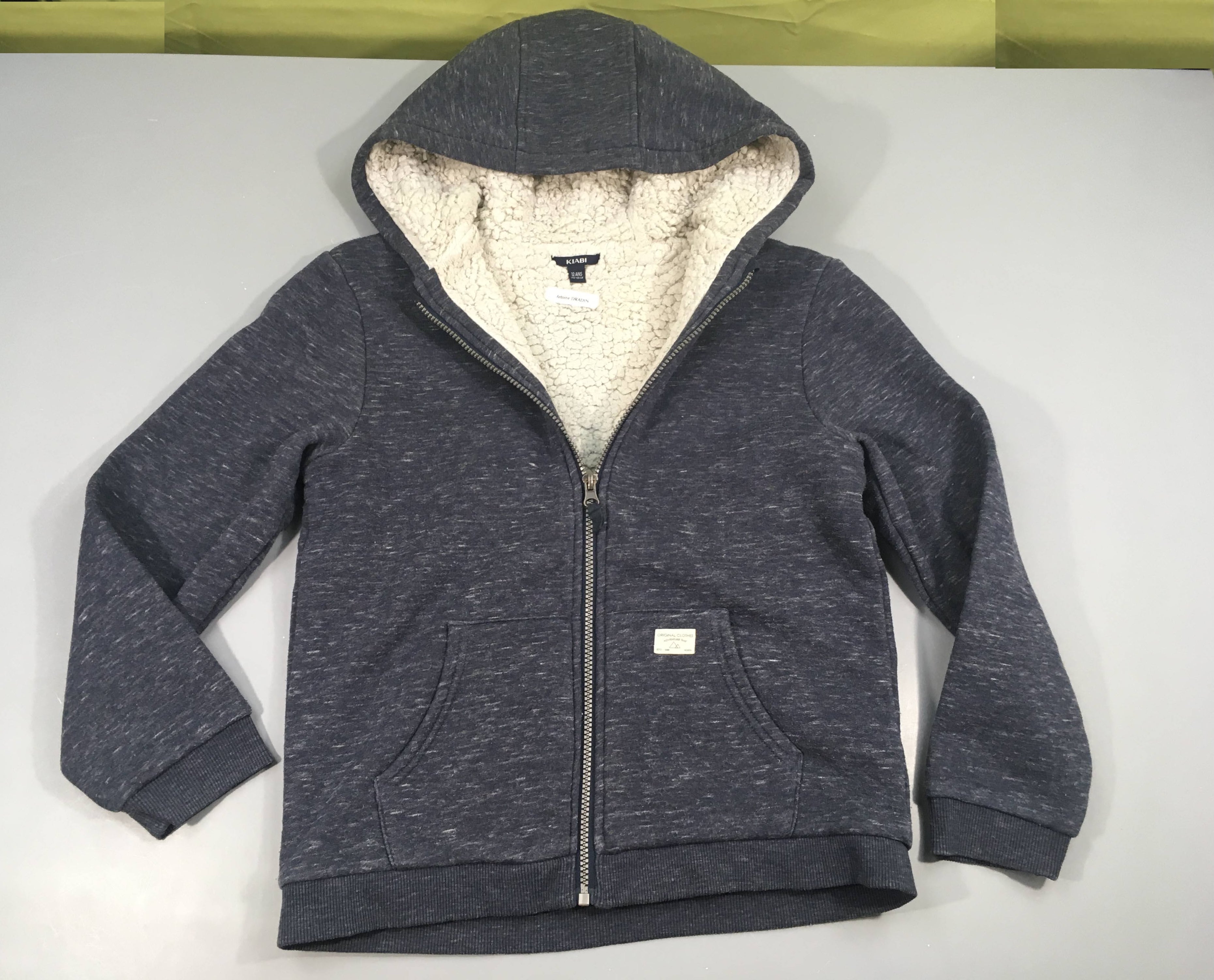 Sweat zippé bleu foncé flammé à capuche doublé peluche