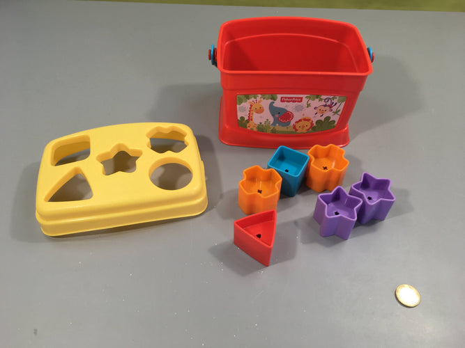 Mon trieur de formes (5 formes), moins cher chez Petit Kiwi