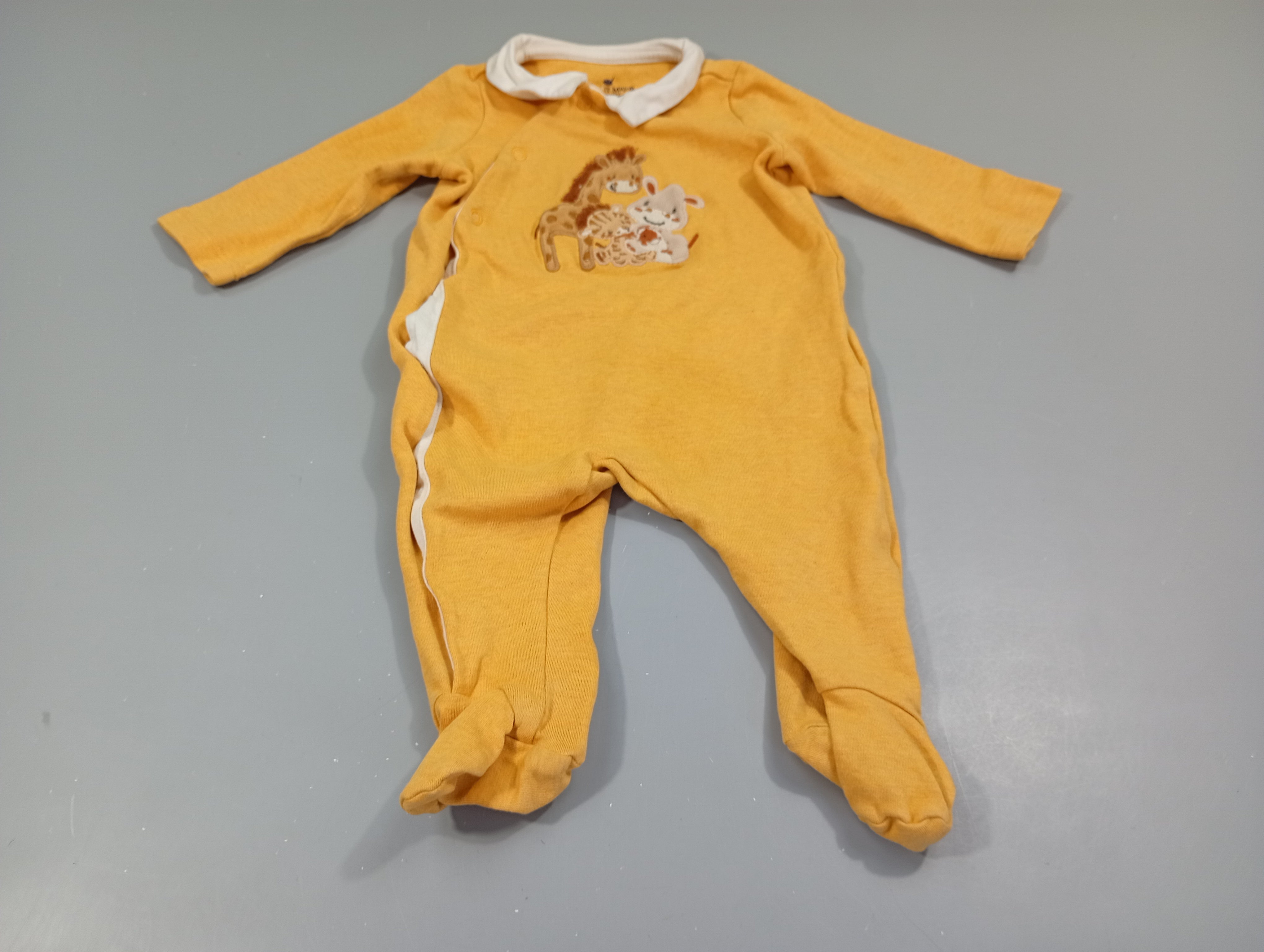 Pyjama jersey jaune , col blanc. Animaux