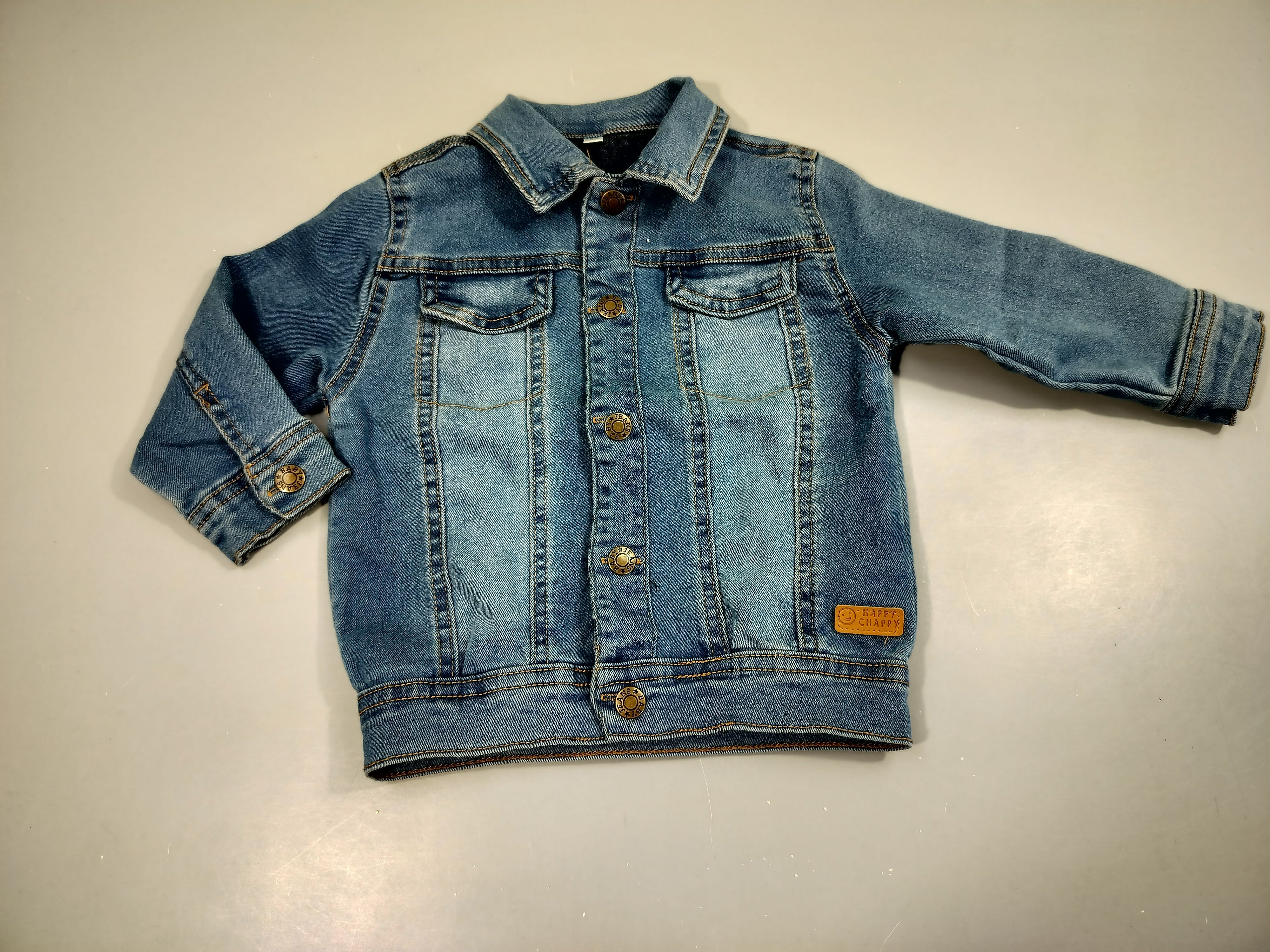 Veste en jean légère 73% coton, 25% polyester 2% élasthanne