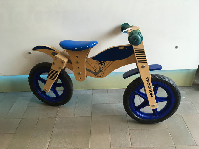 Moto en bois-Quelques traces d'usures sur selles, moins cher chez Petit Kiwi