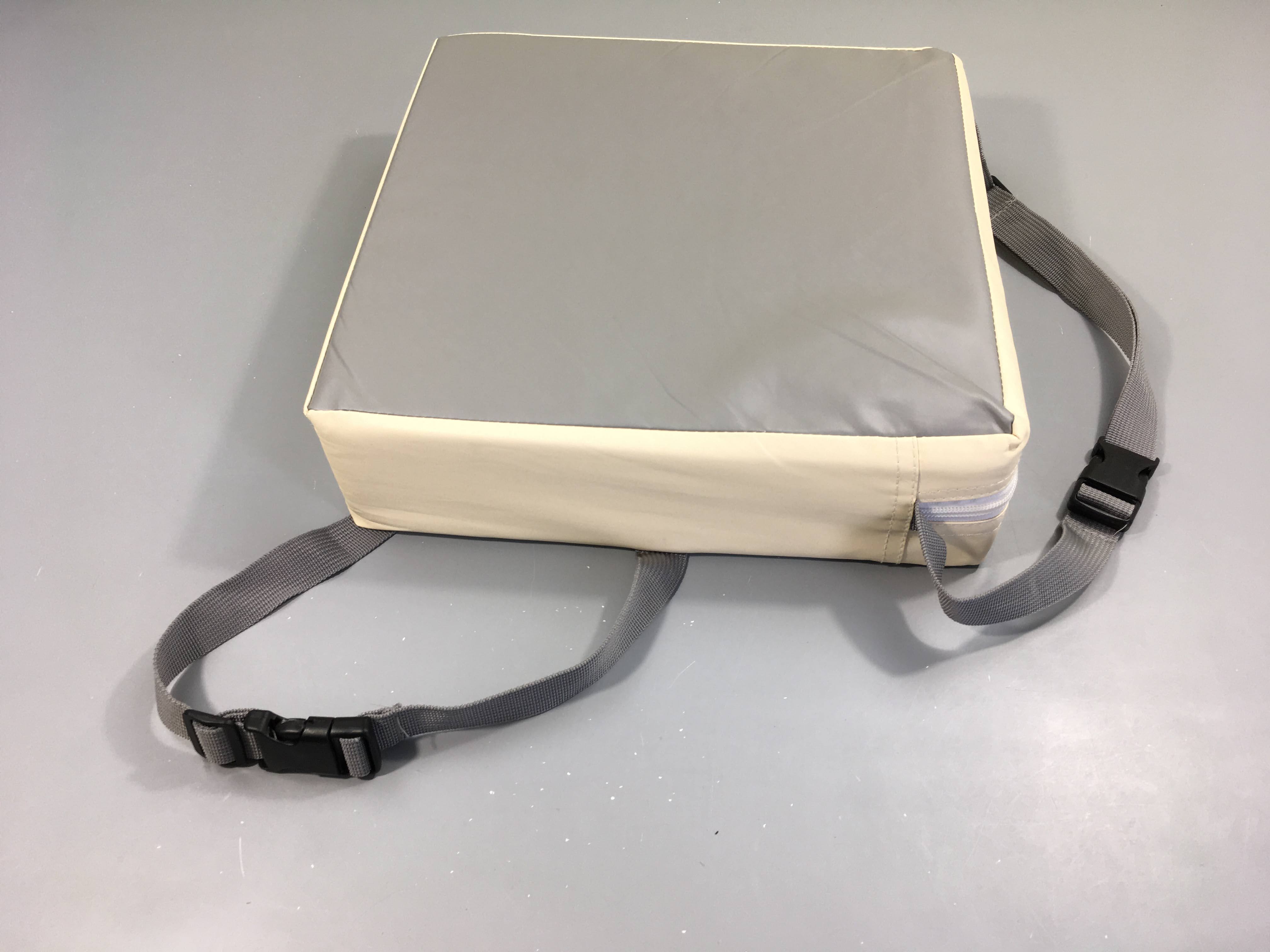 Coussin réhausseur gris/blanc