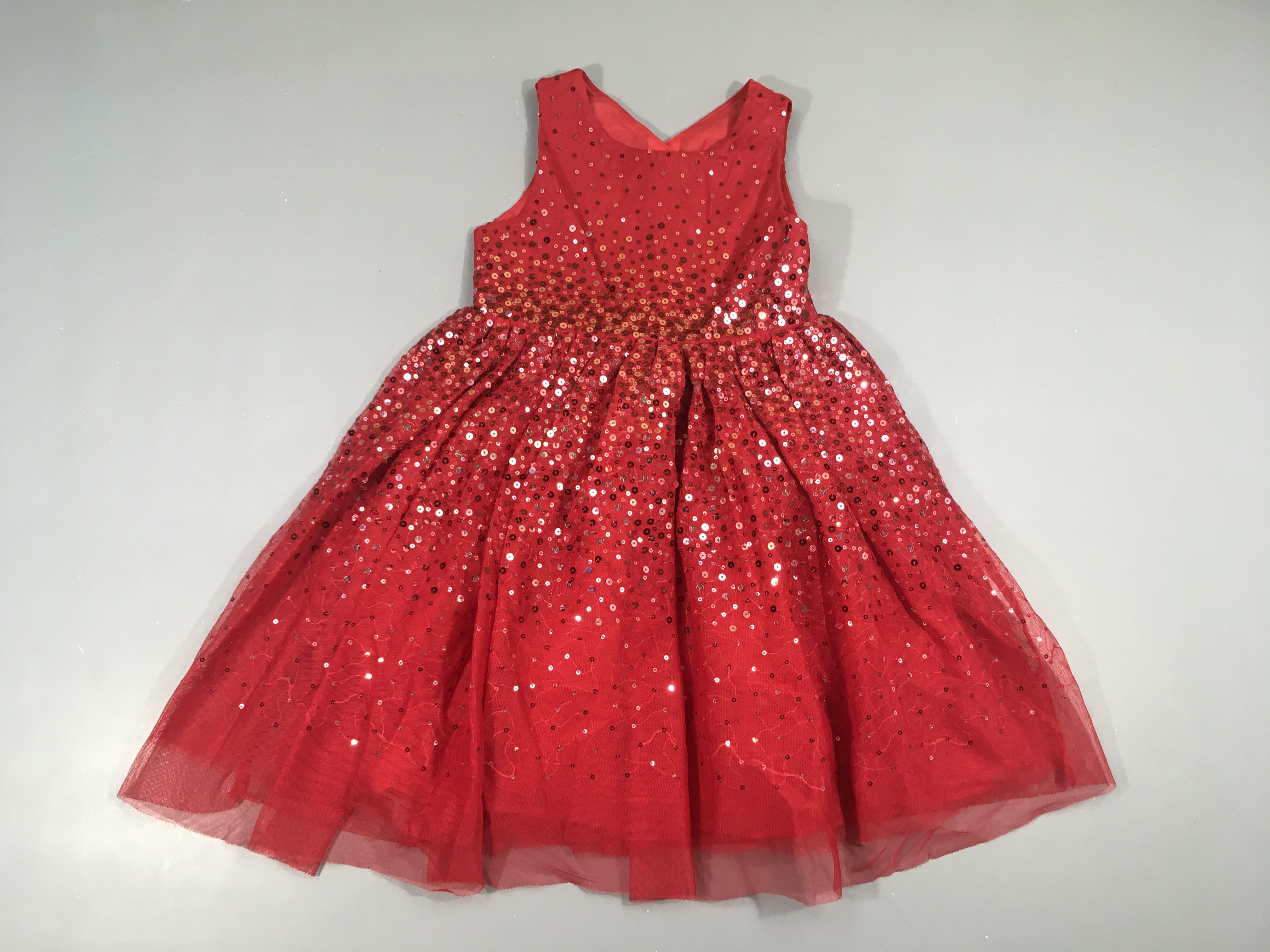 Robe s.m tulle rouge sequins