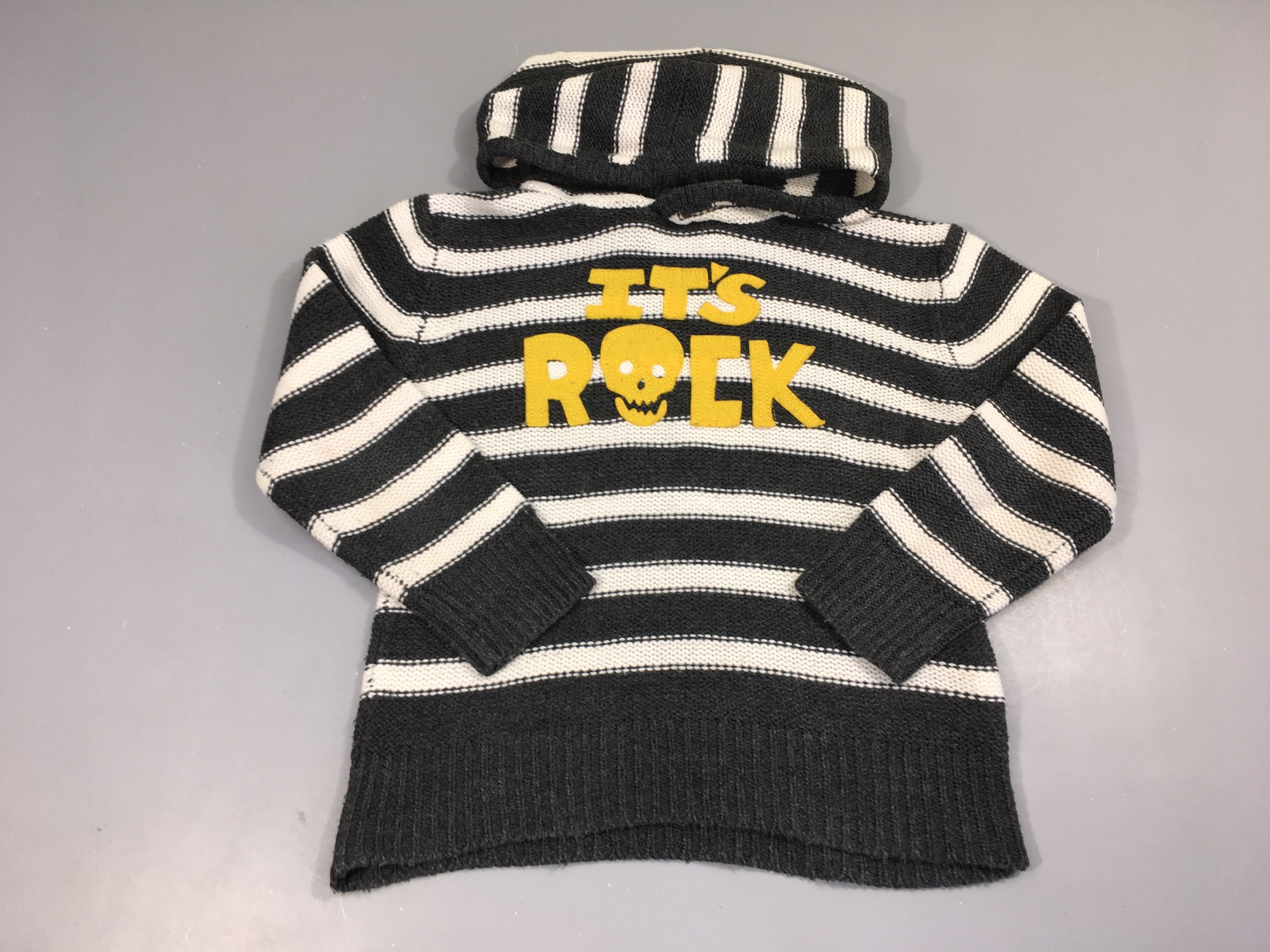 Pull à capuche gris foncé rayé blanc Rock