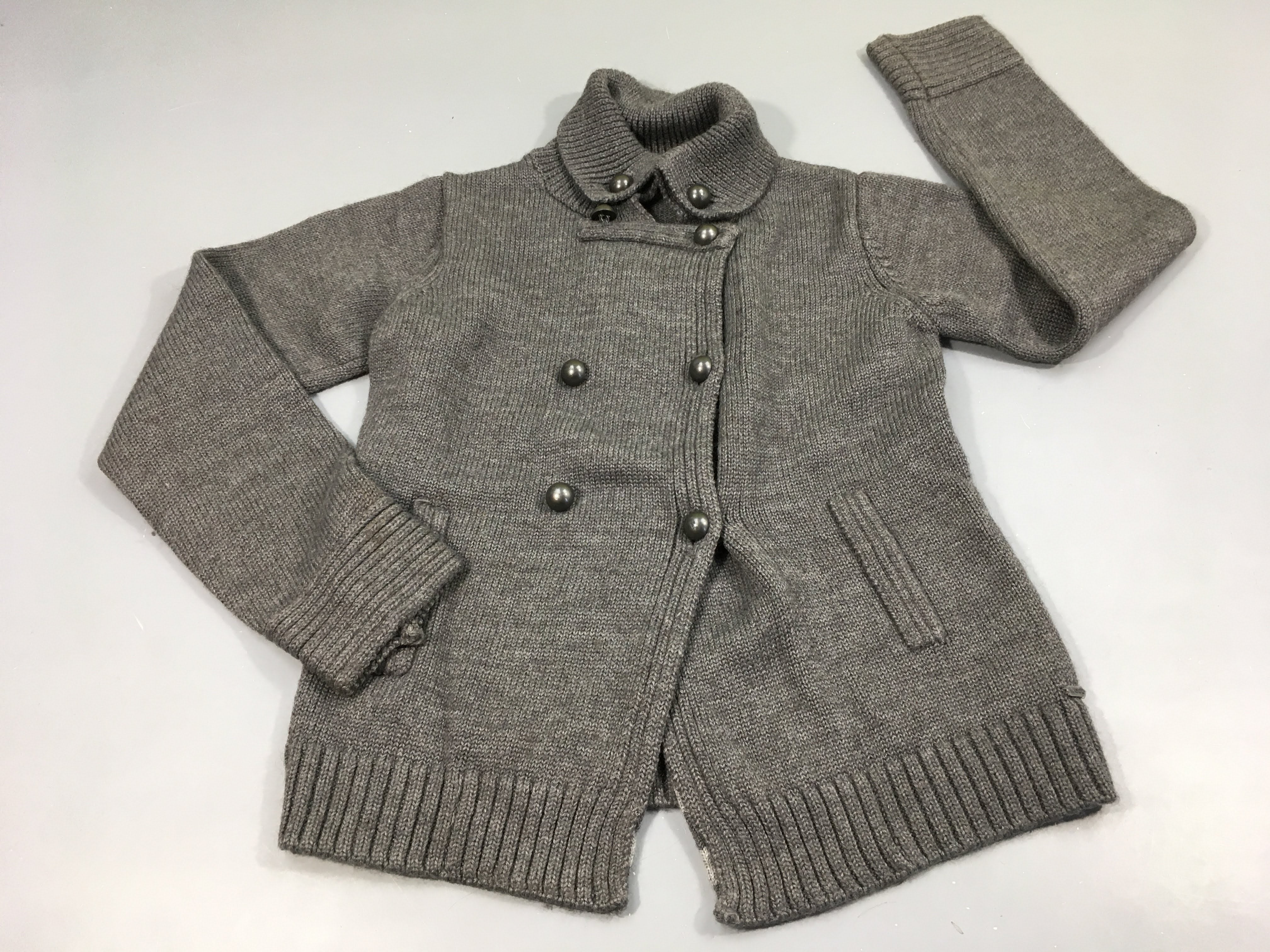 Gilet gris chiné  double boutonnière ,manque la ceinture