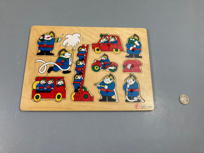 Planche puzzle bois pompiers, moins cher chez Petit Kiwi
